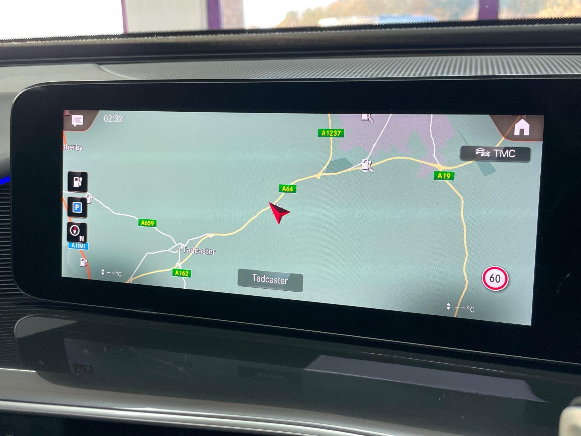 Mercedes Eqc - Image 41