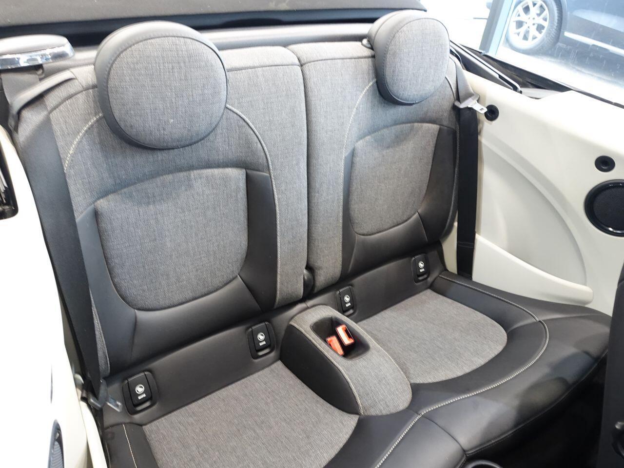 MINI Convertible - Image 15