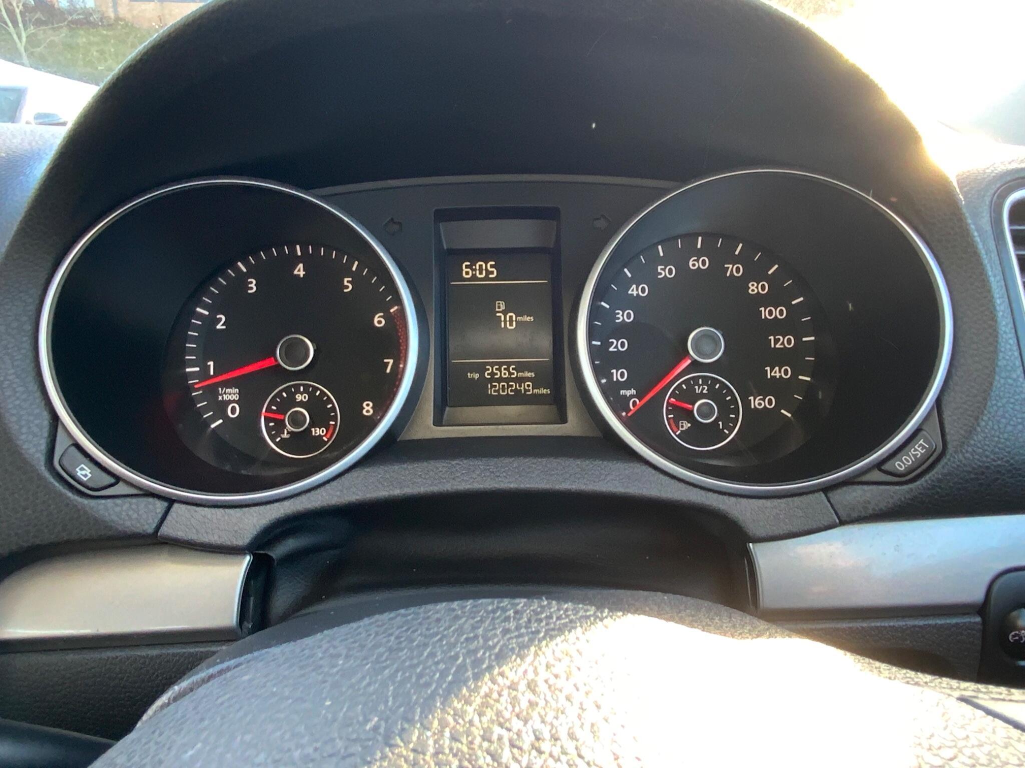 Volkswagen Golf - Image 25