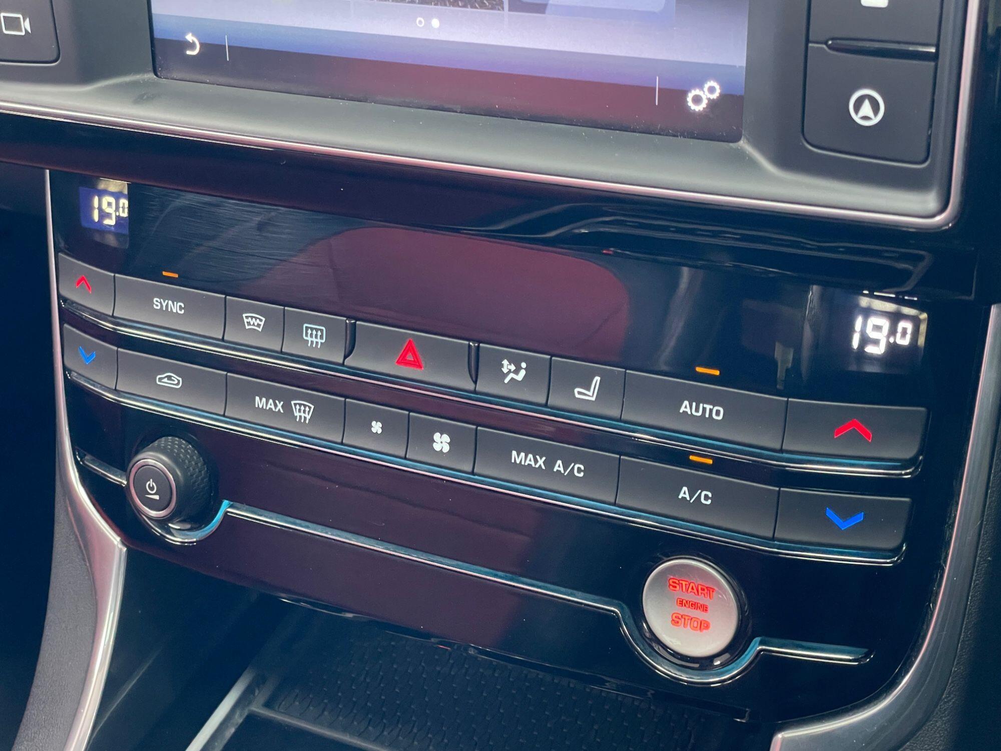 Jaguar XE - Image 42
