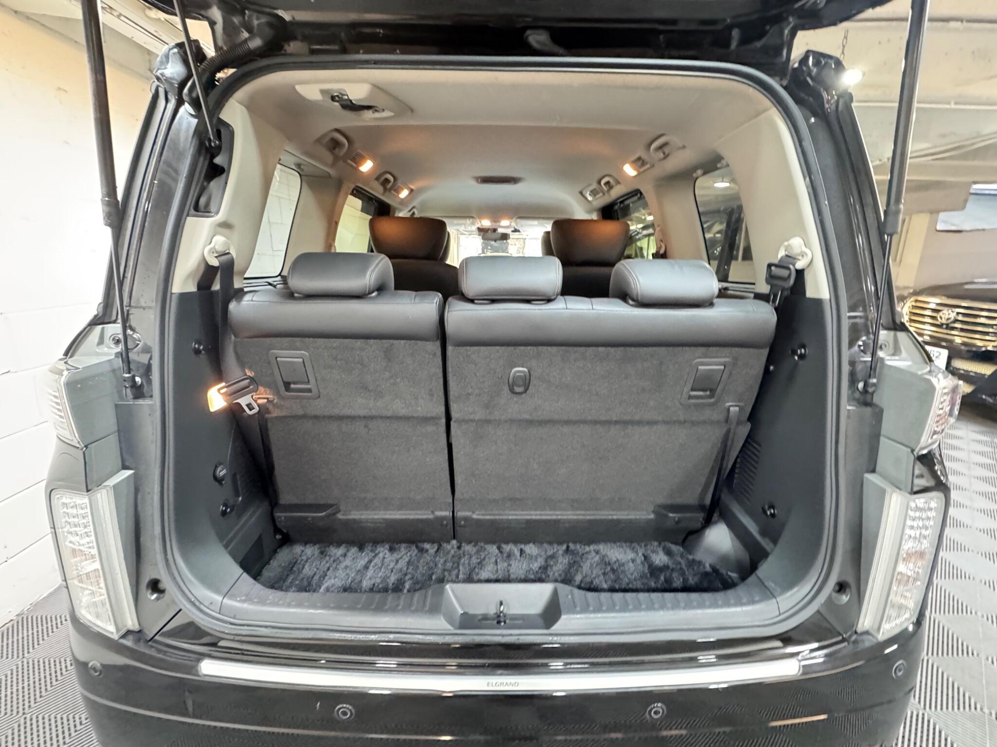 Nissan Elgrand - Image 13