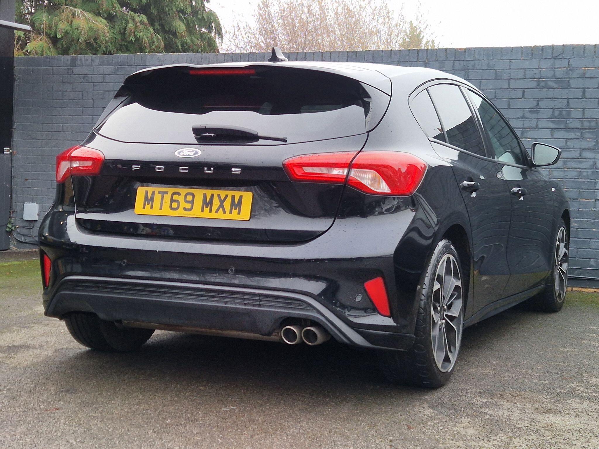 Ford Focus - Image 25