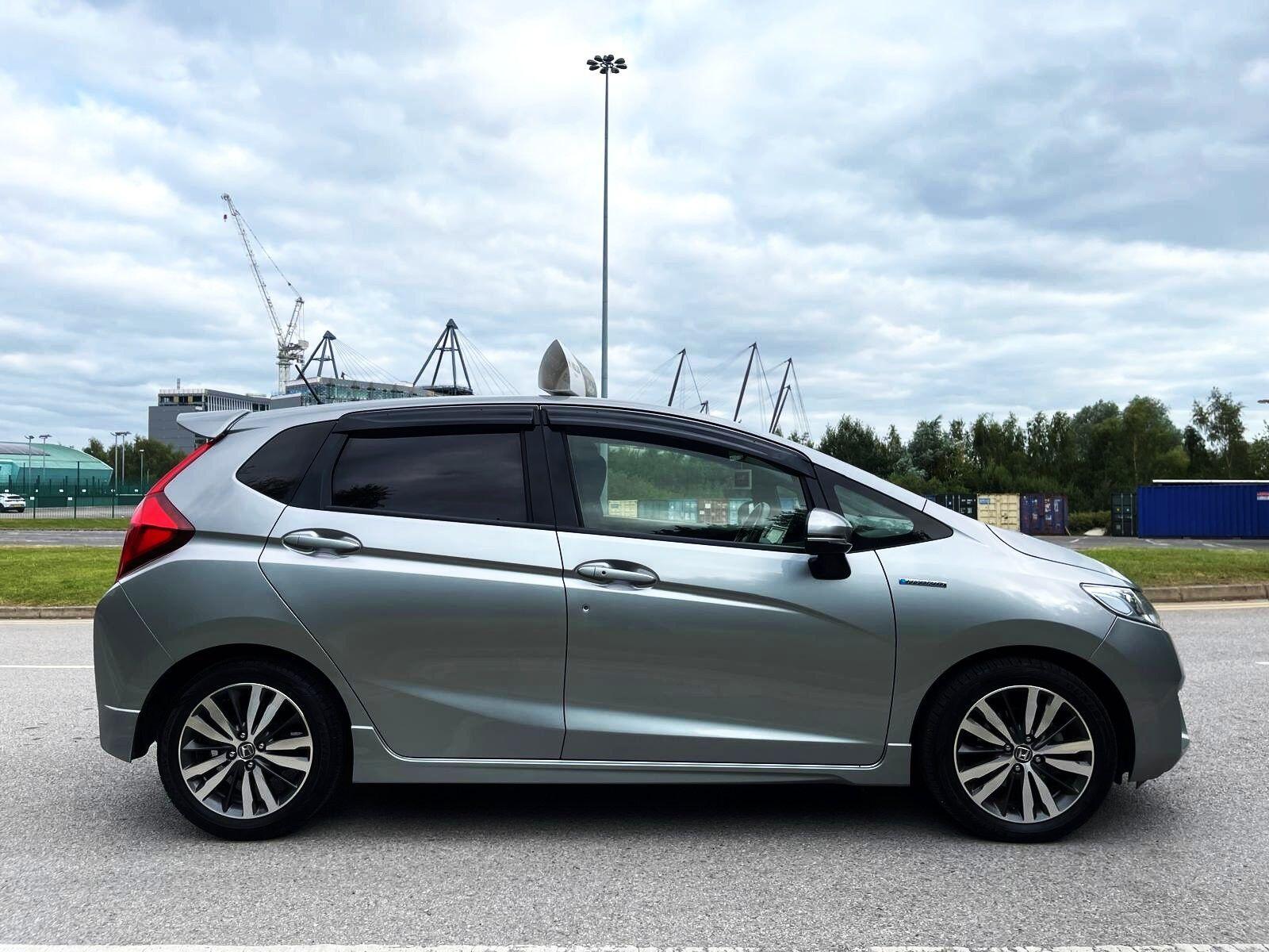 Honda FIT - Image 14