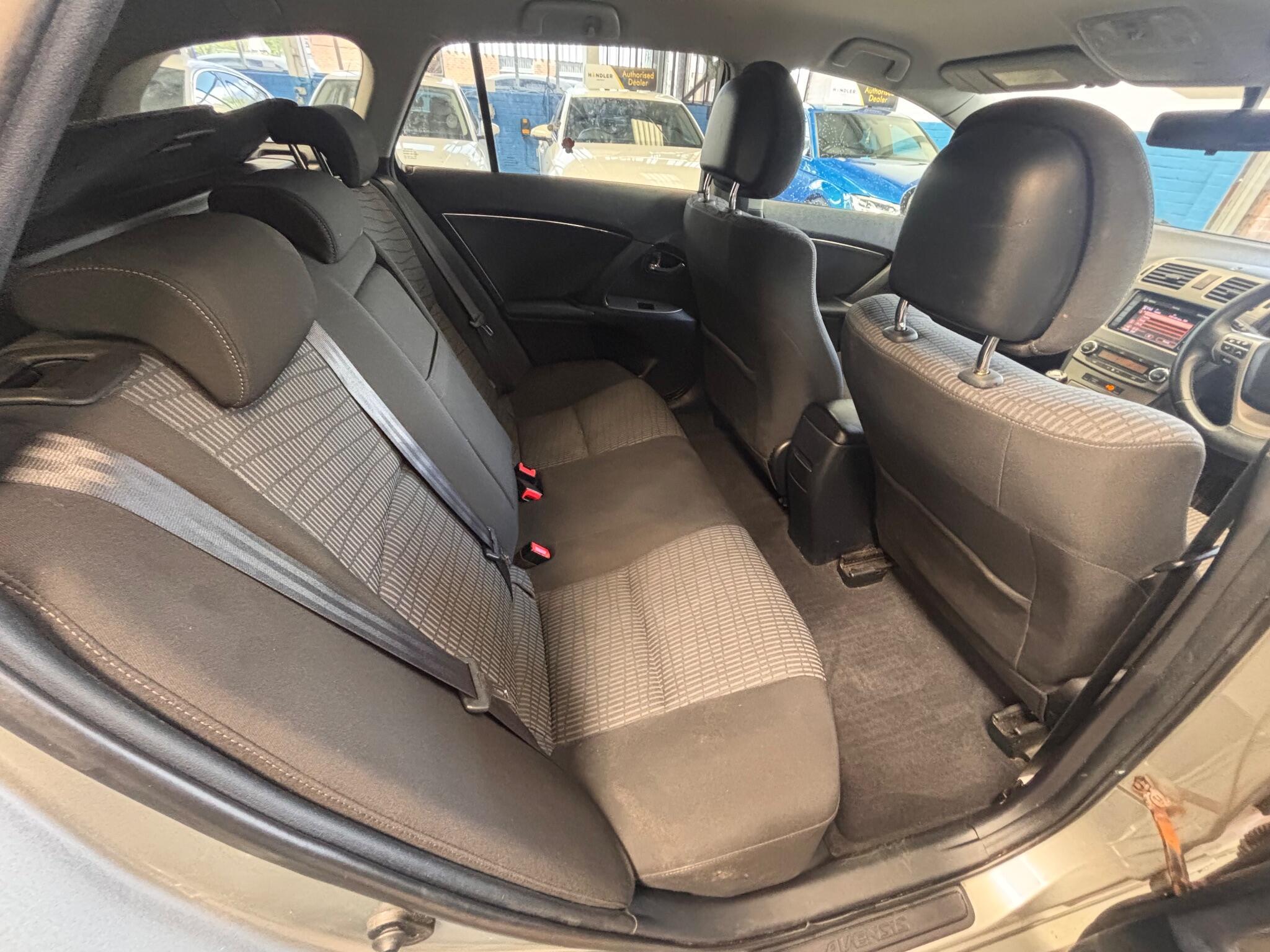 Toyota Avensis - Image 20