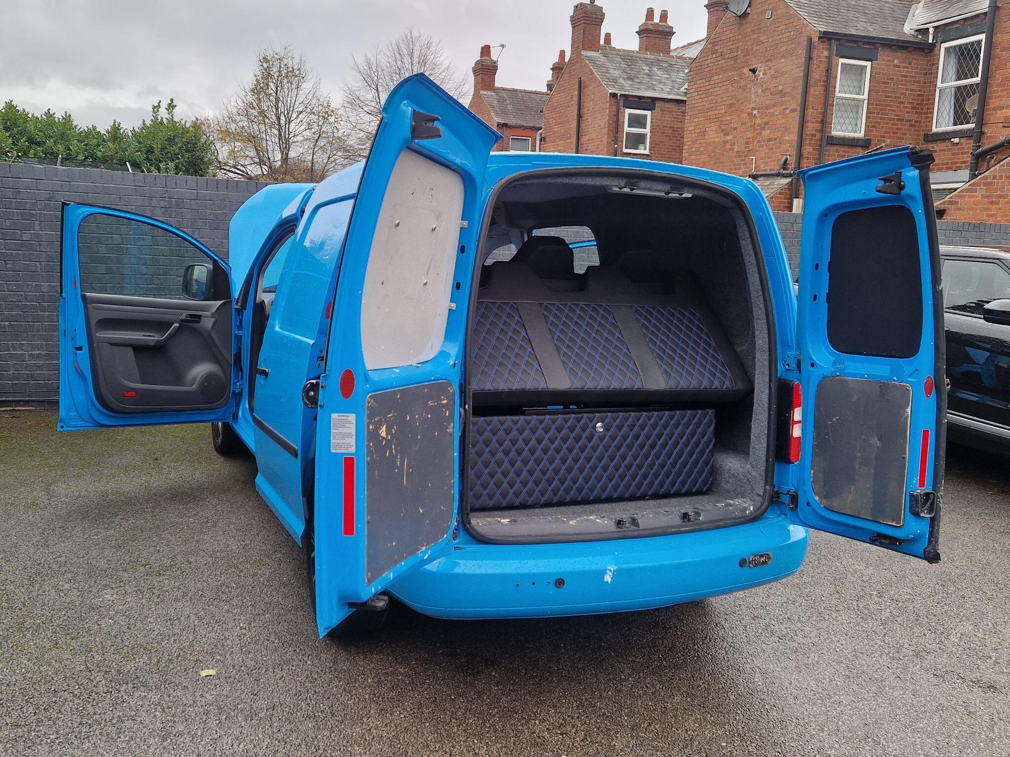 Volkswagen Caddy Maxi - Image 19