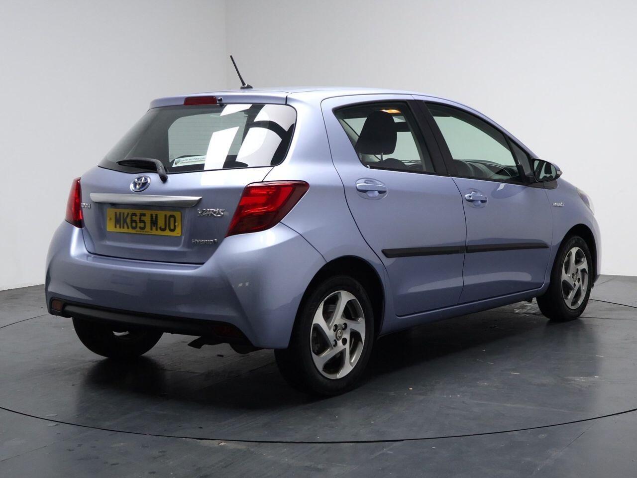 Toyota Yaris - Image 7
