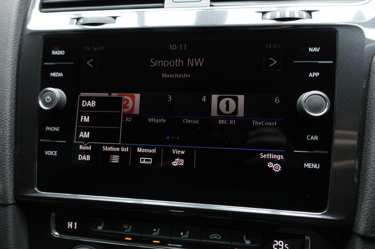 Volkswagen Golf - Image 40