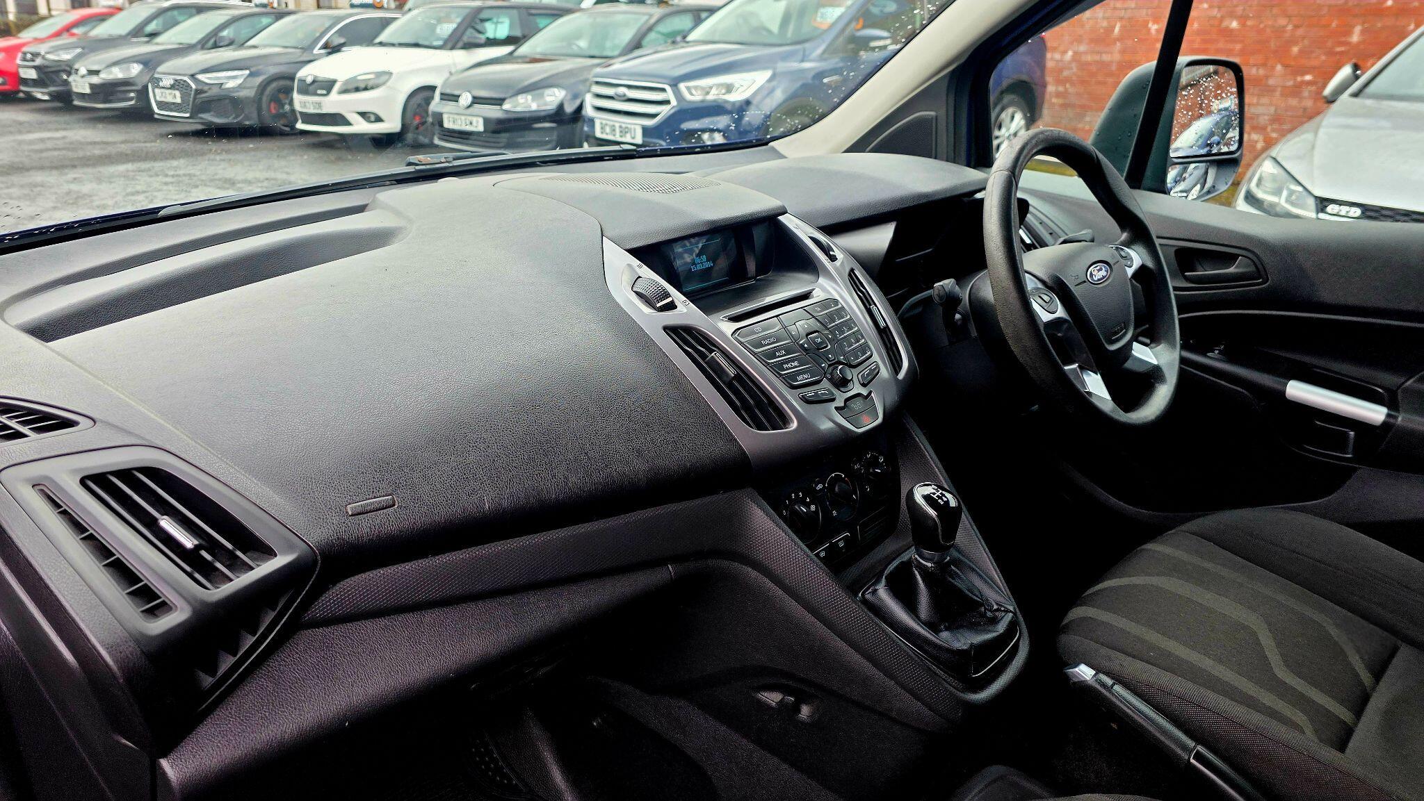 Ford Transit Connect - Image 15