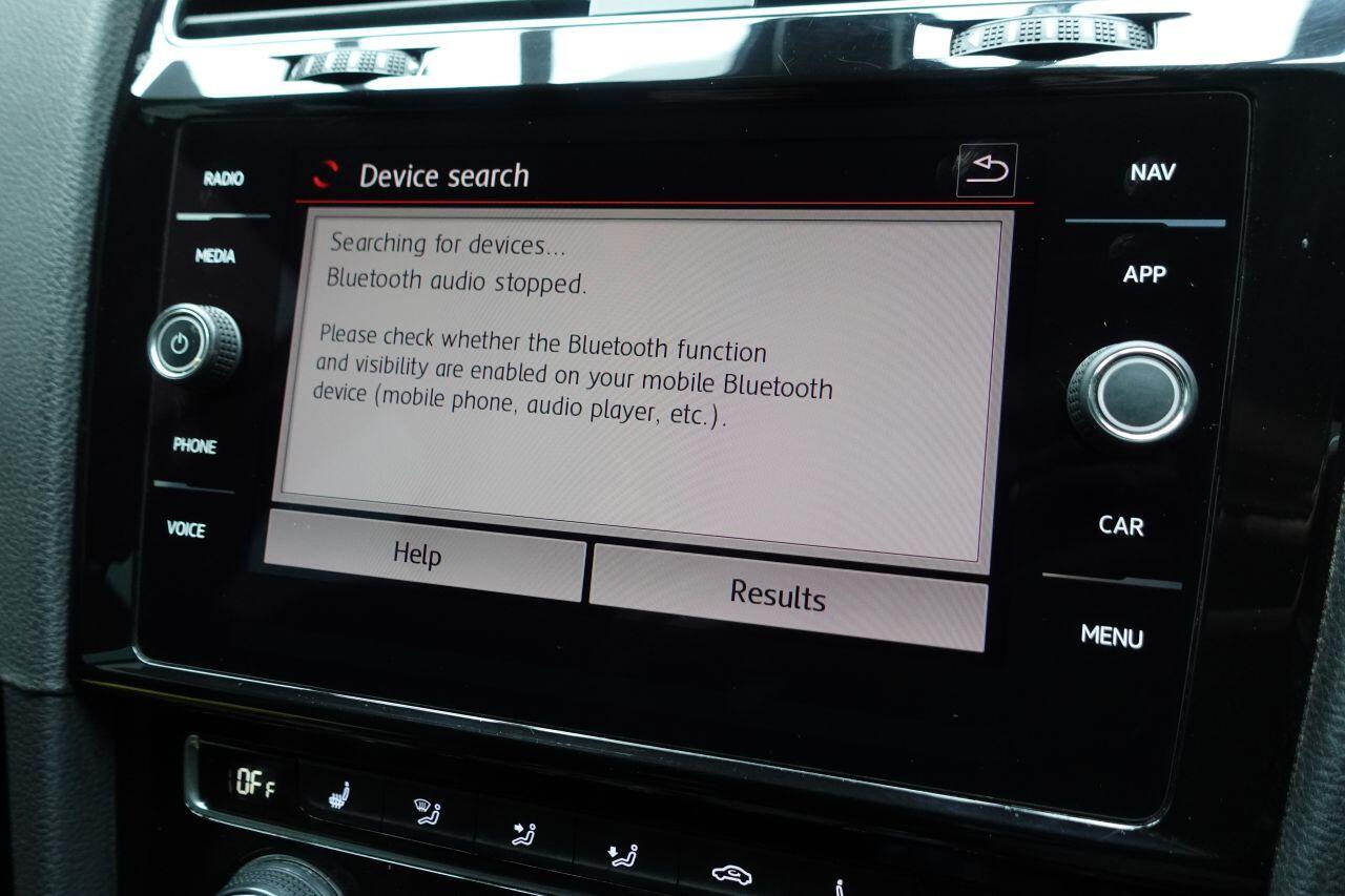 Volkswagen Golf - Image 30