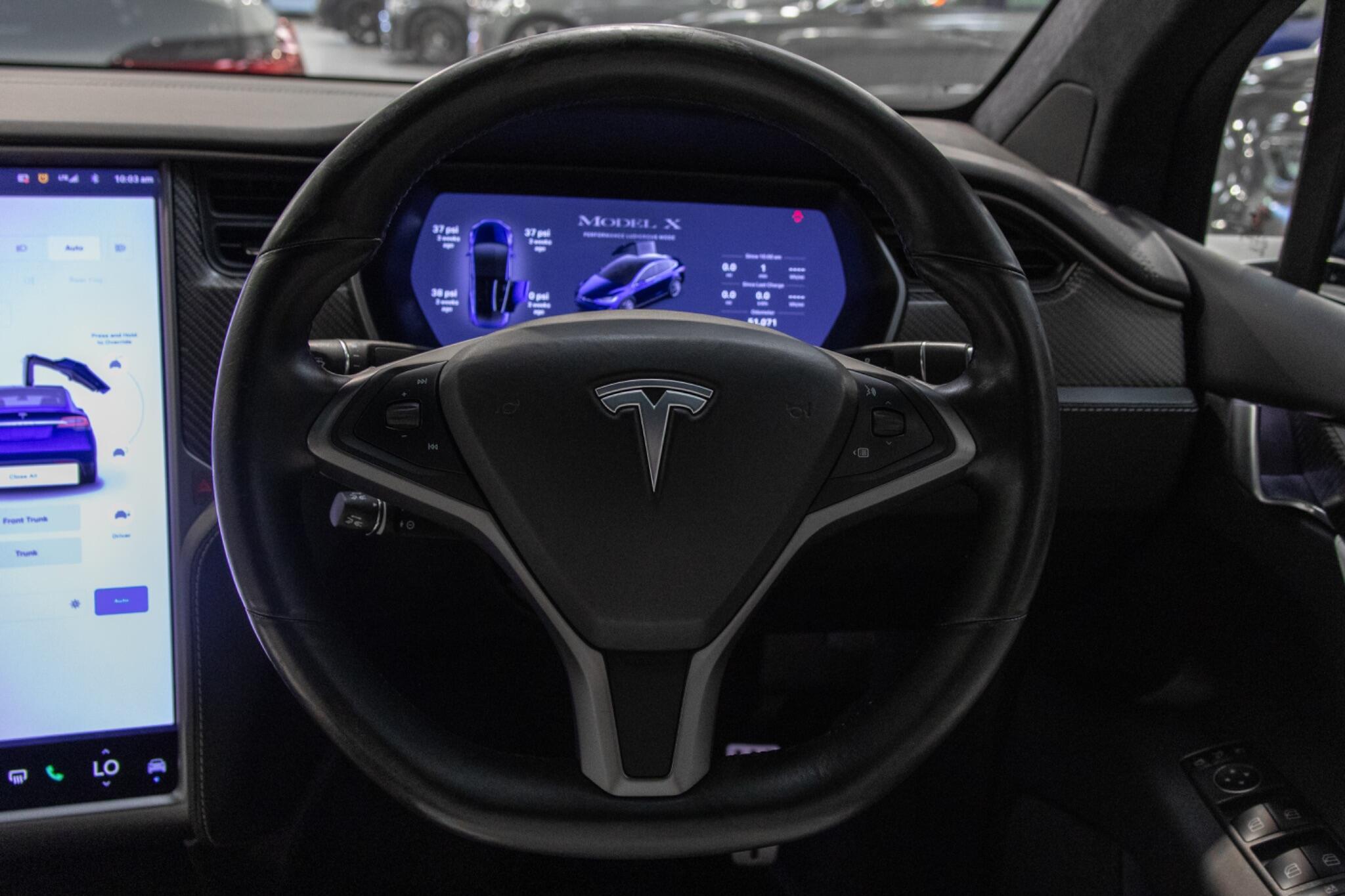 Tesla Model X - Image 12