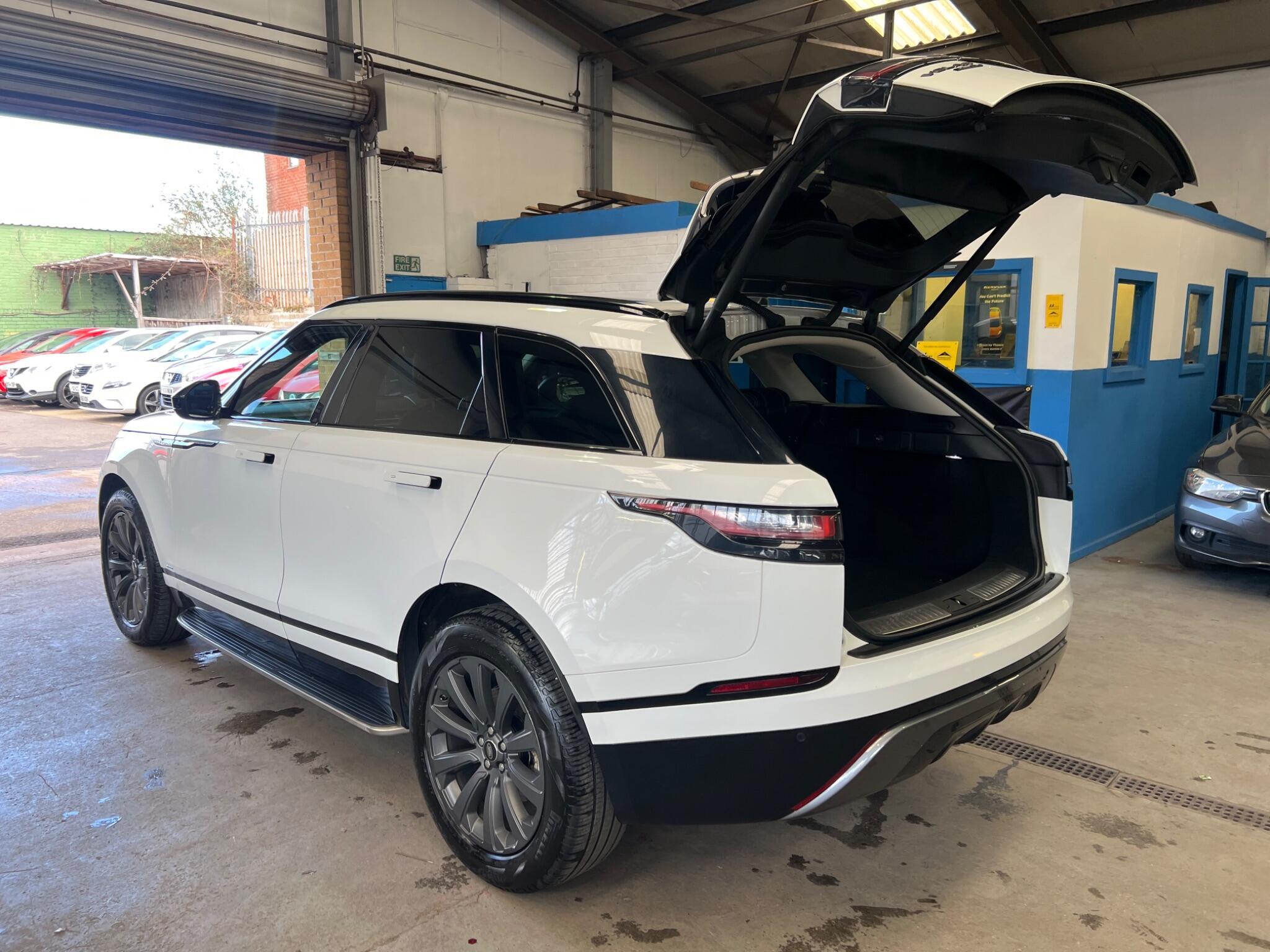 Land Rover Range Rover Velar - Image 9