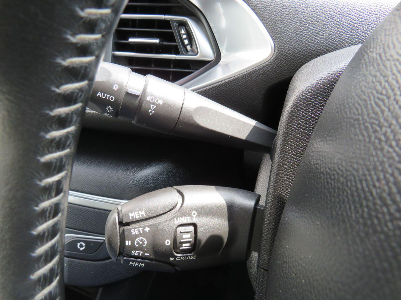 Peugeot 308 - Image 18