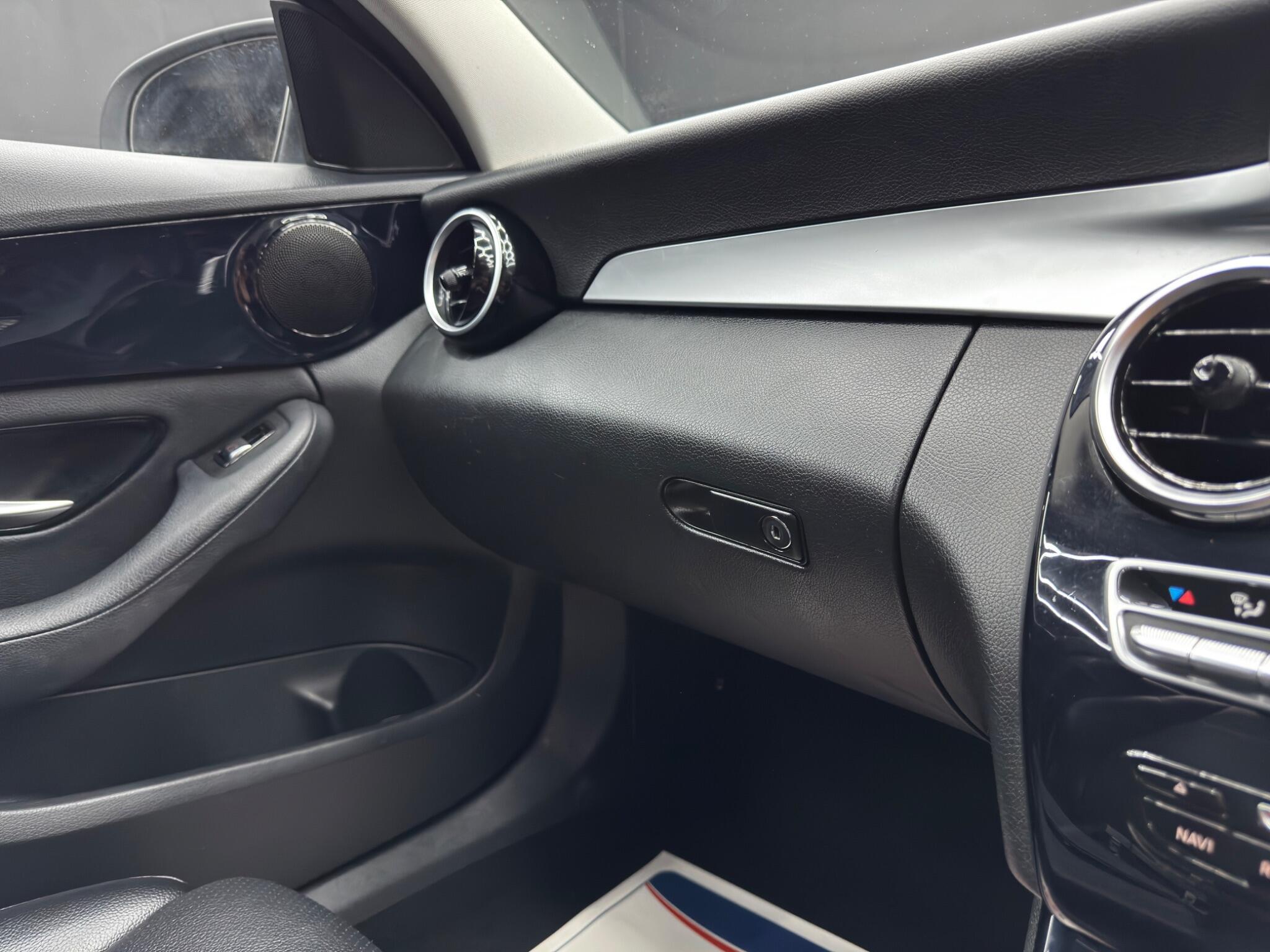 Mercedes C Class - Image 33