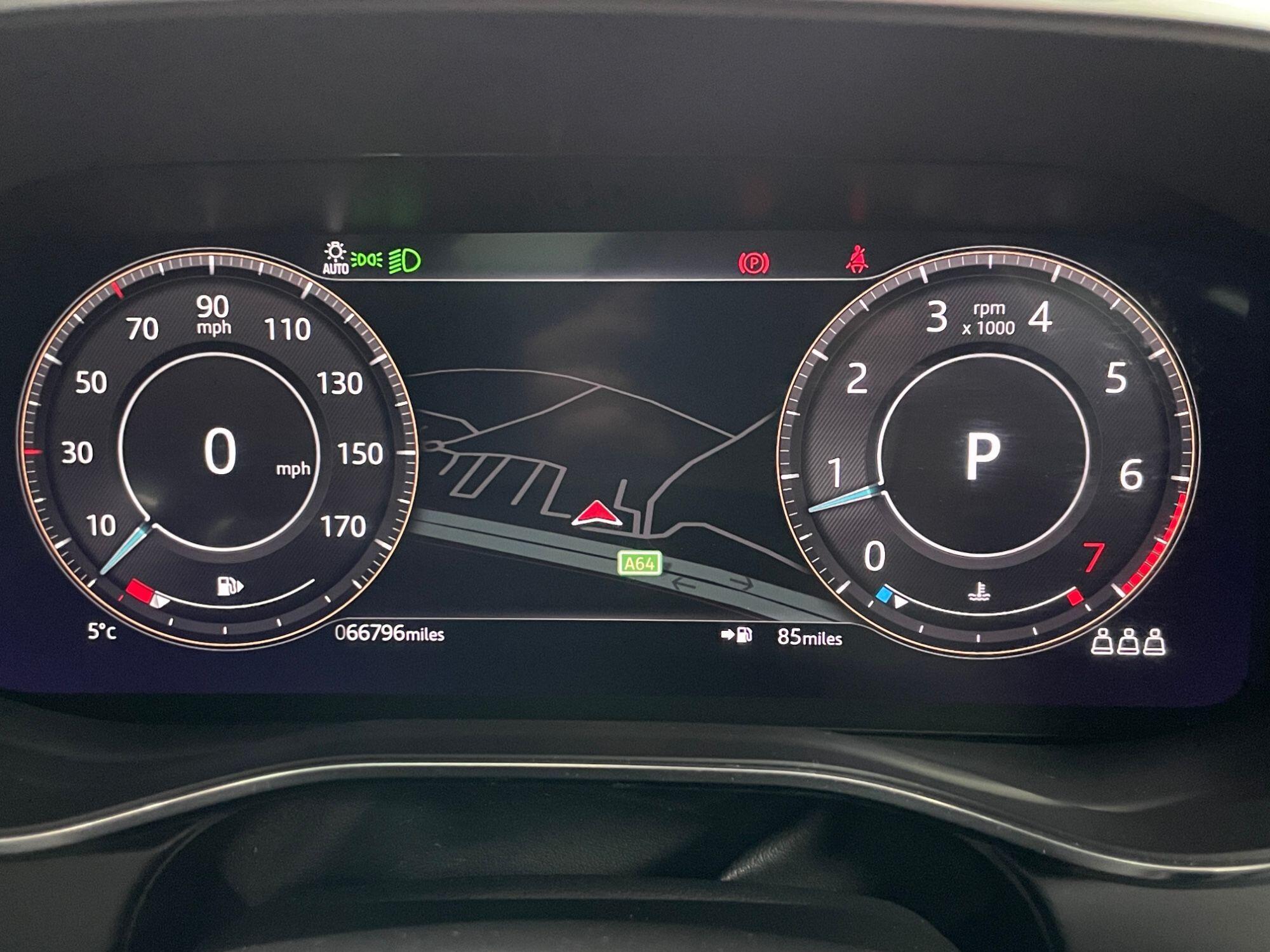 Jaguar F-Pace - Image 39