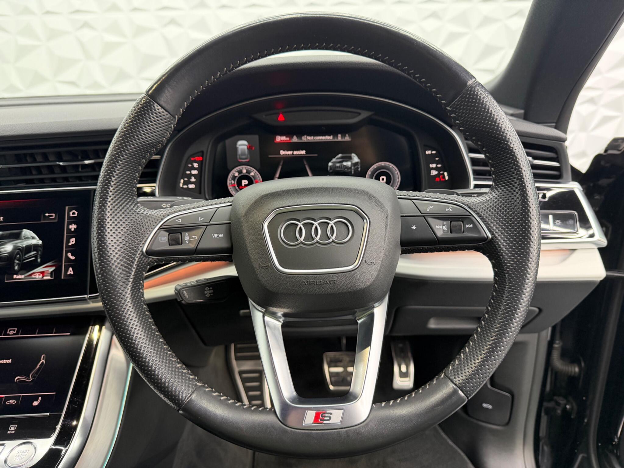 Audi Q8 - Image 24
