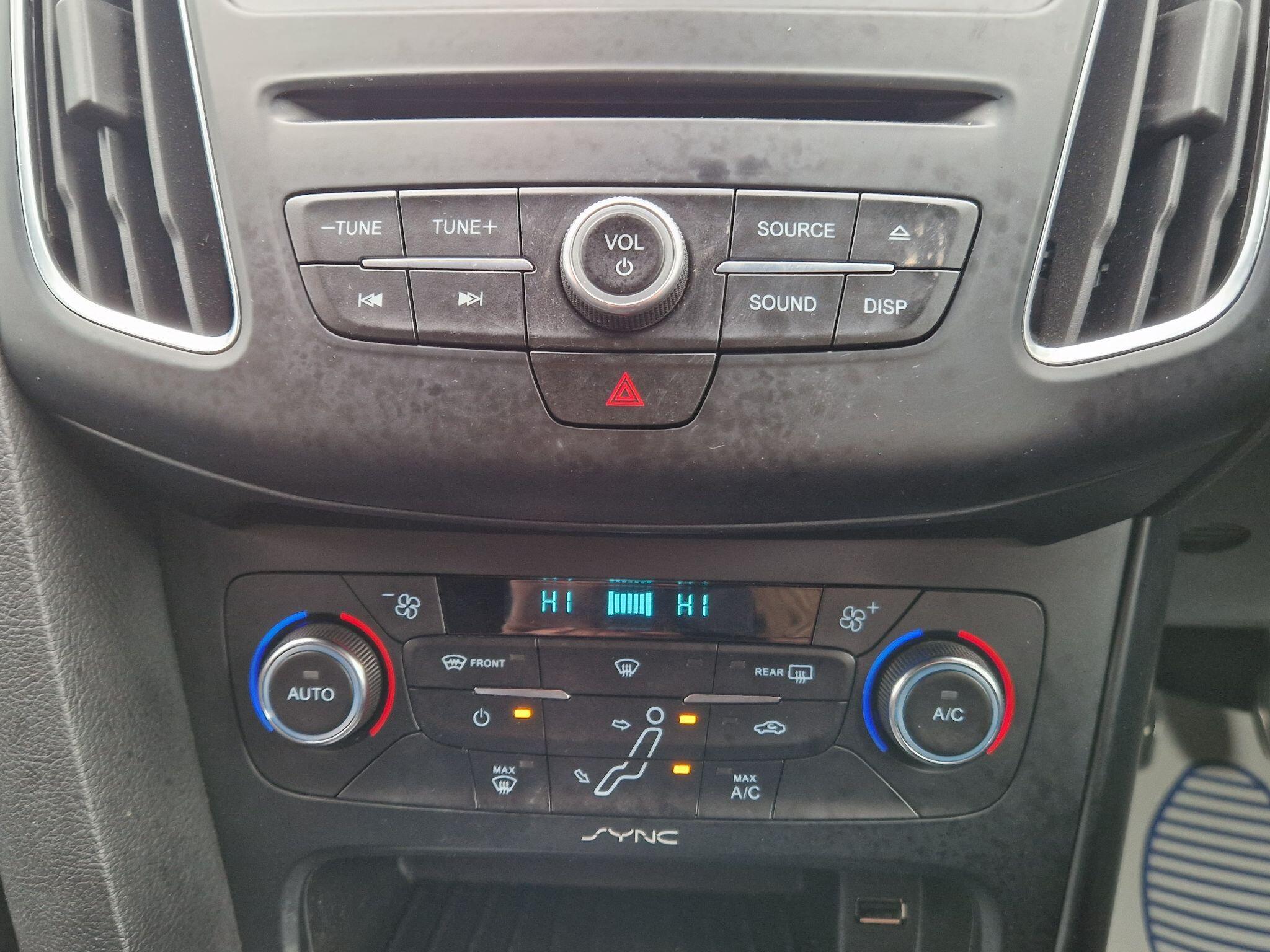 Ford Focus - Image 49