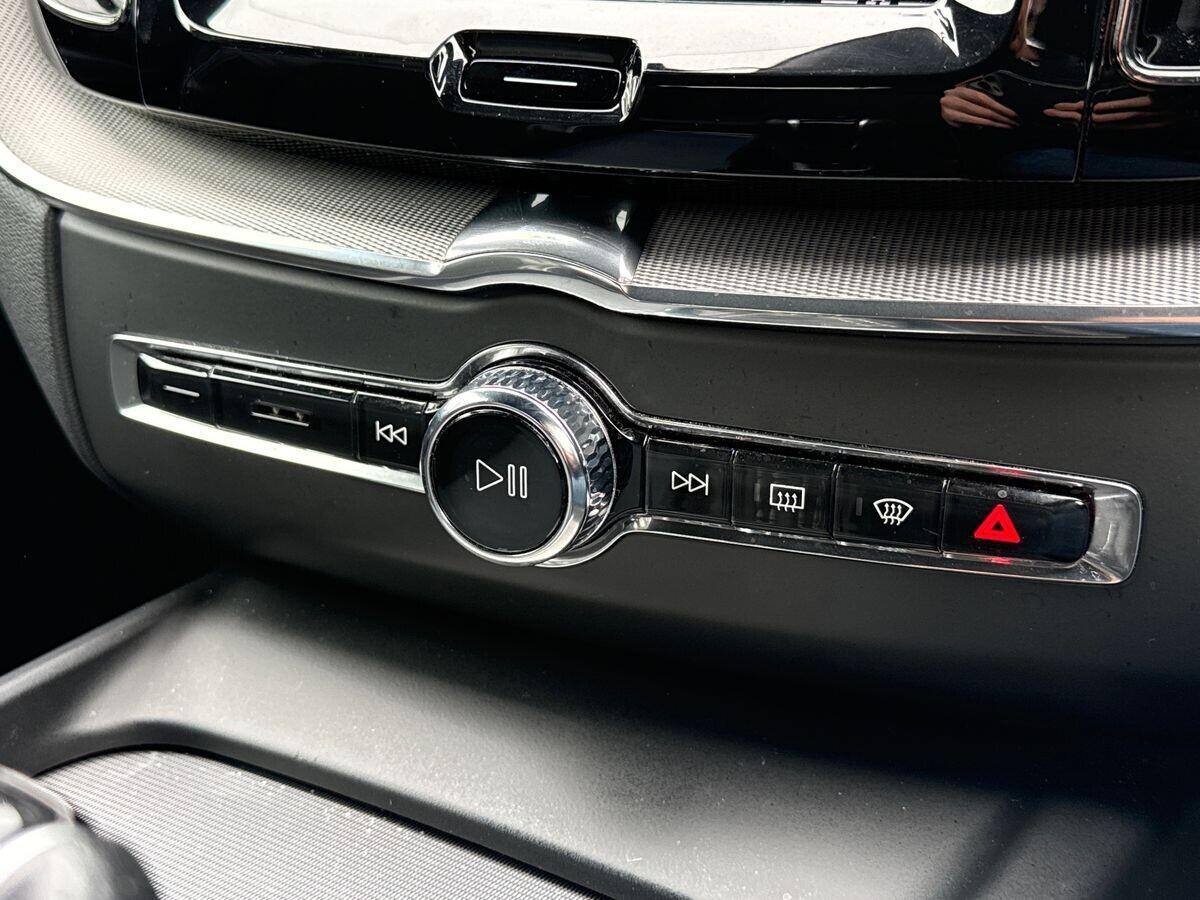 Volvo XC60 - Image 35