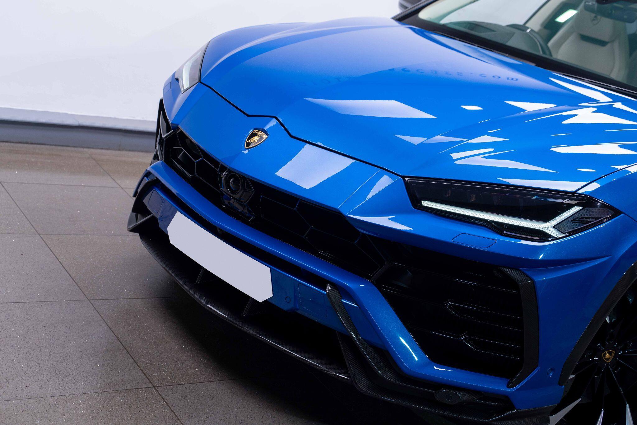 Lamborghini Urus - Image 5