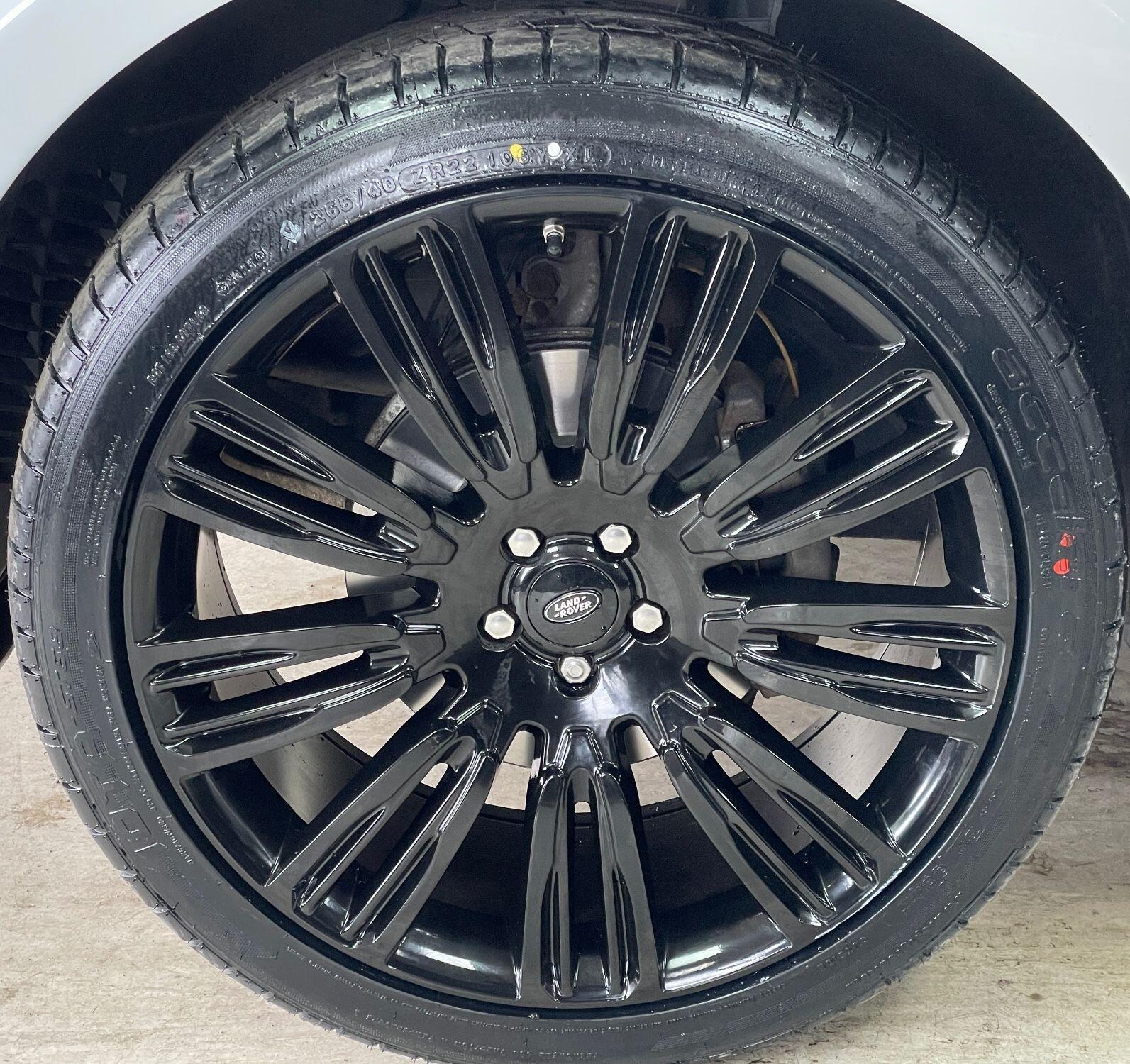 Land Rover Range Rover Velar - Image 16