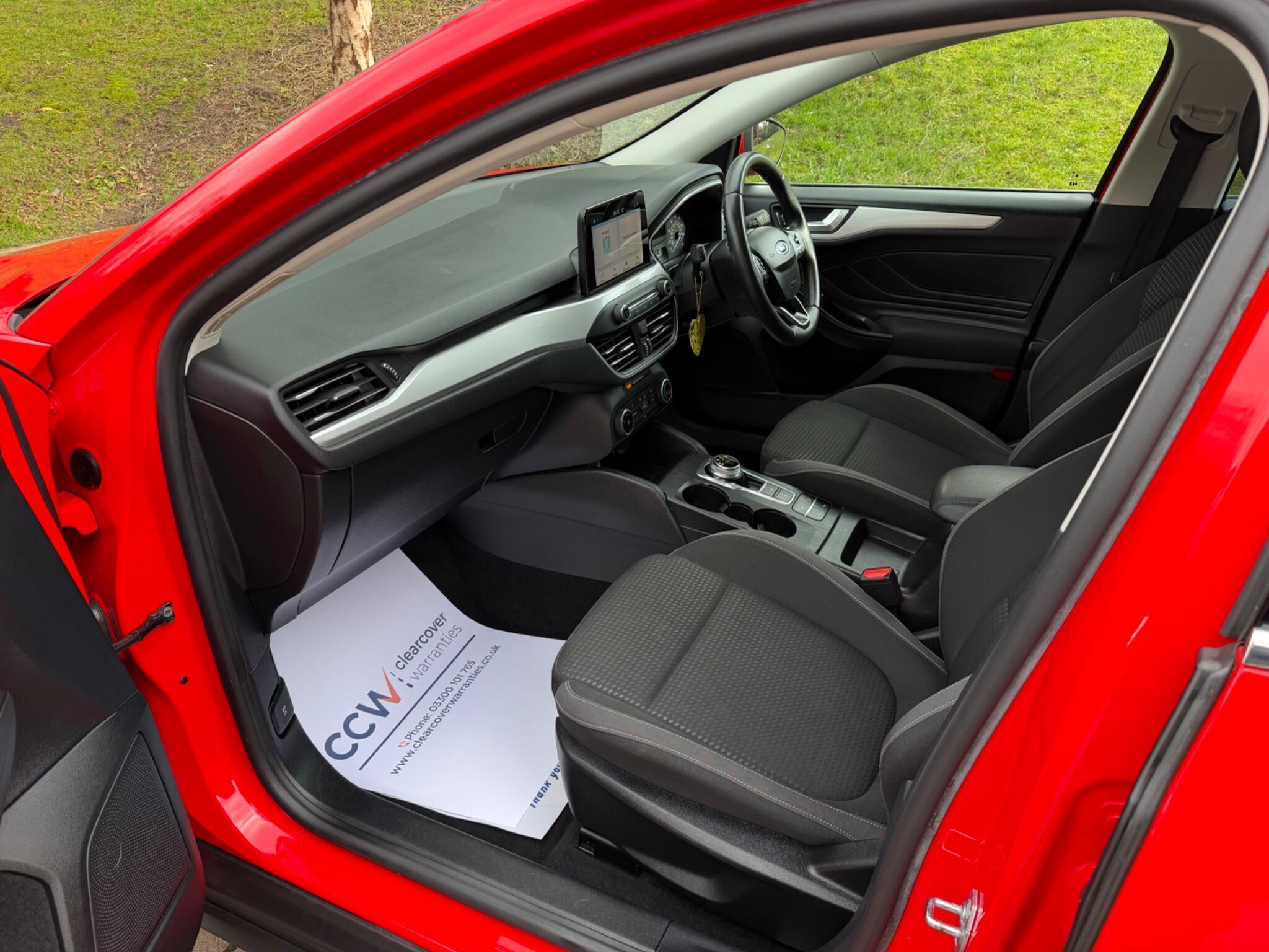 Ford Focus - Image 32