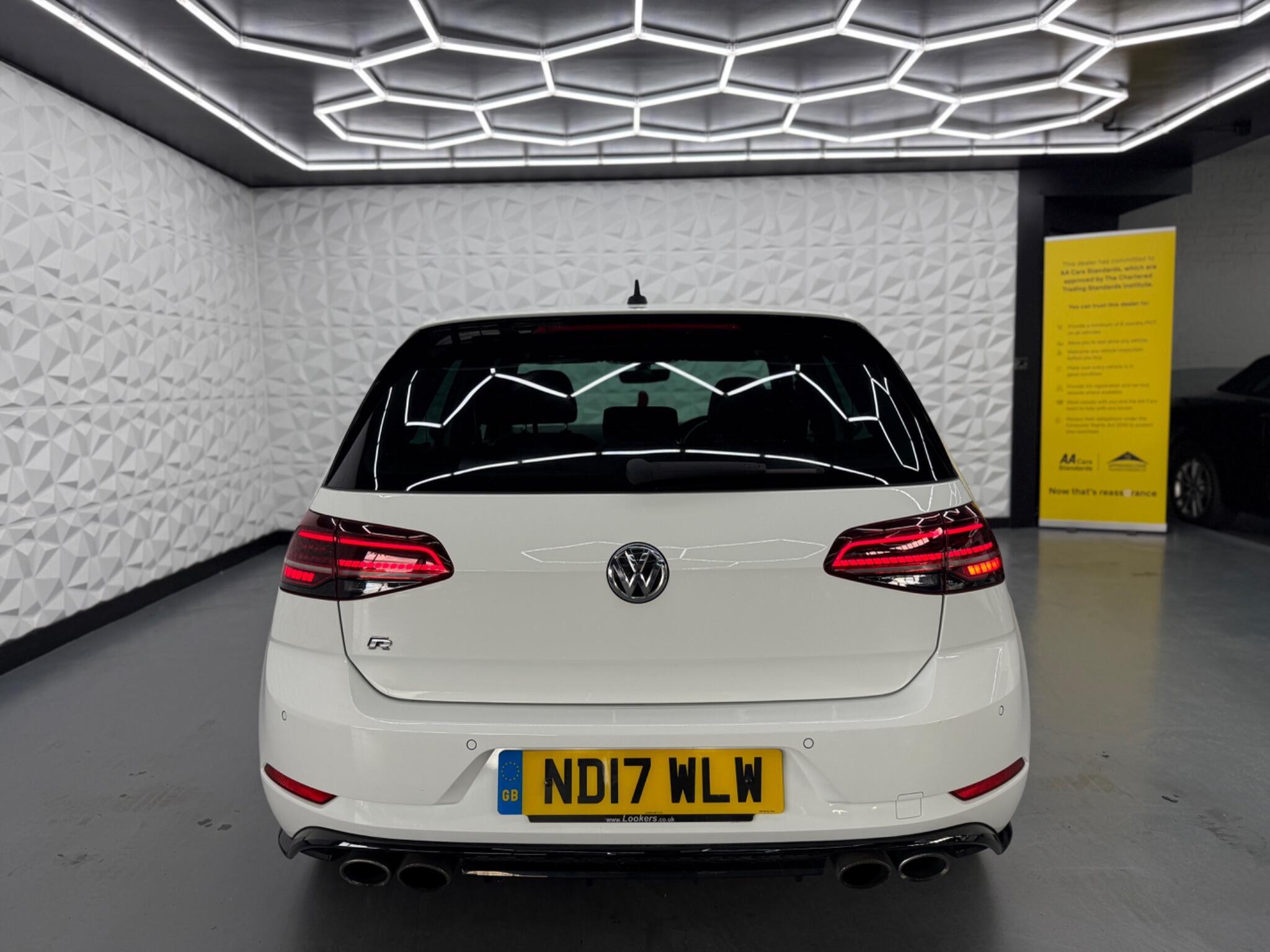 Volkswagen Golf - Image 12