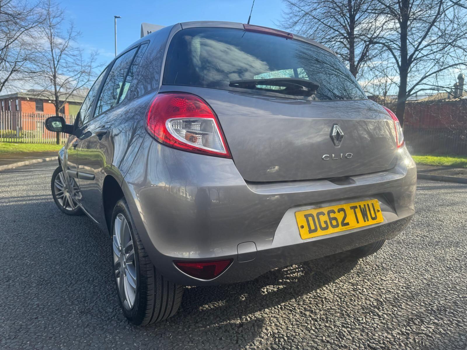 Renault Clio - Image 11