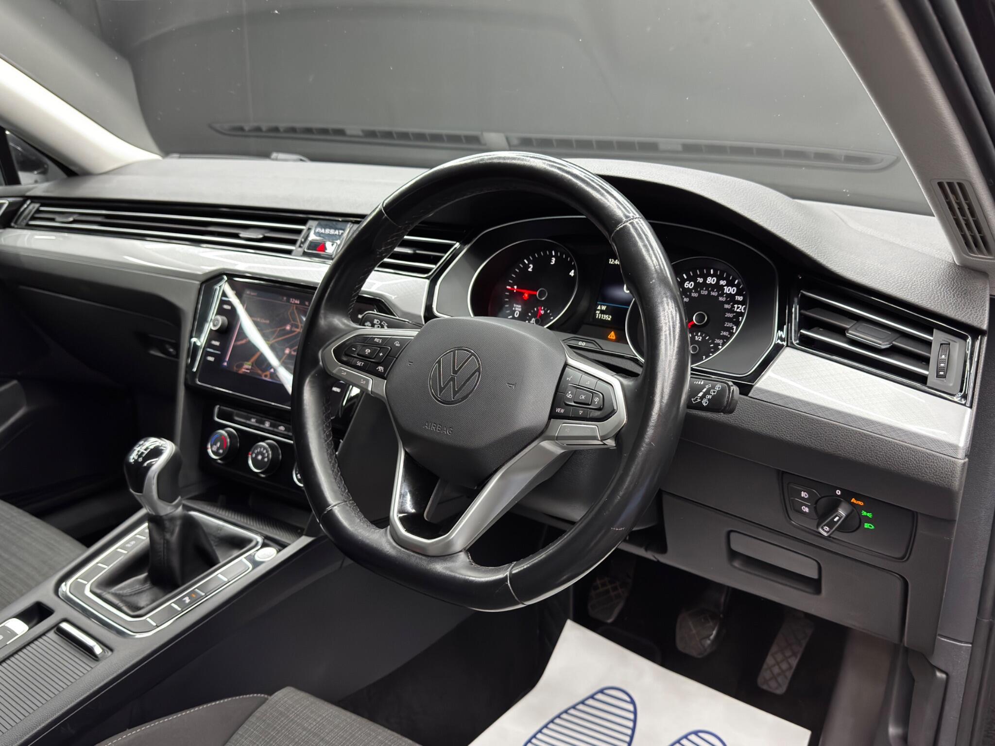 Volkswagen Passat - Image 9