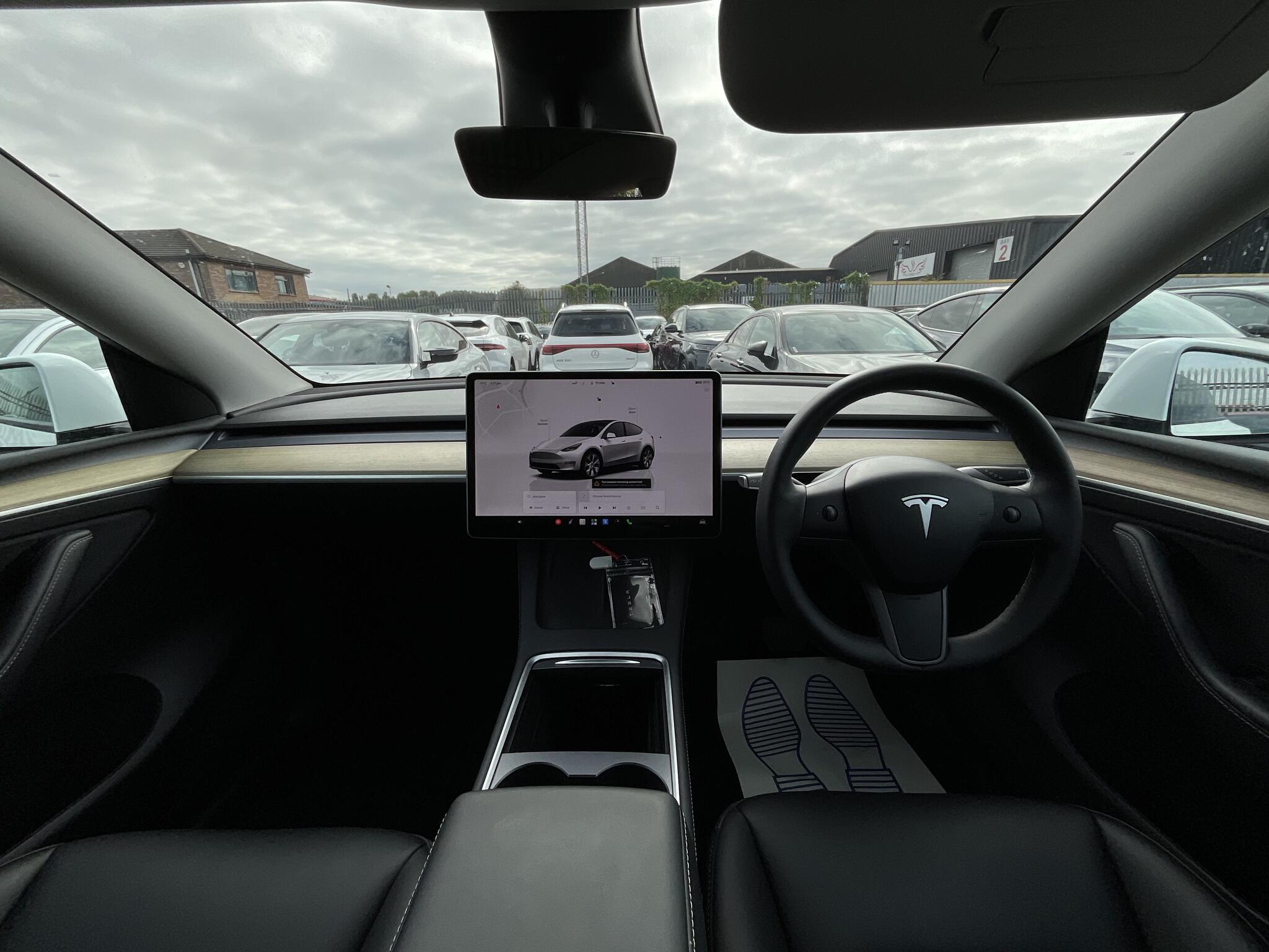 Tesla Model Y - Image 4