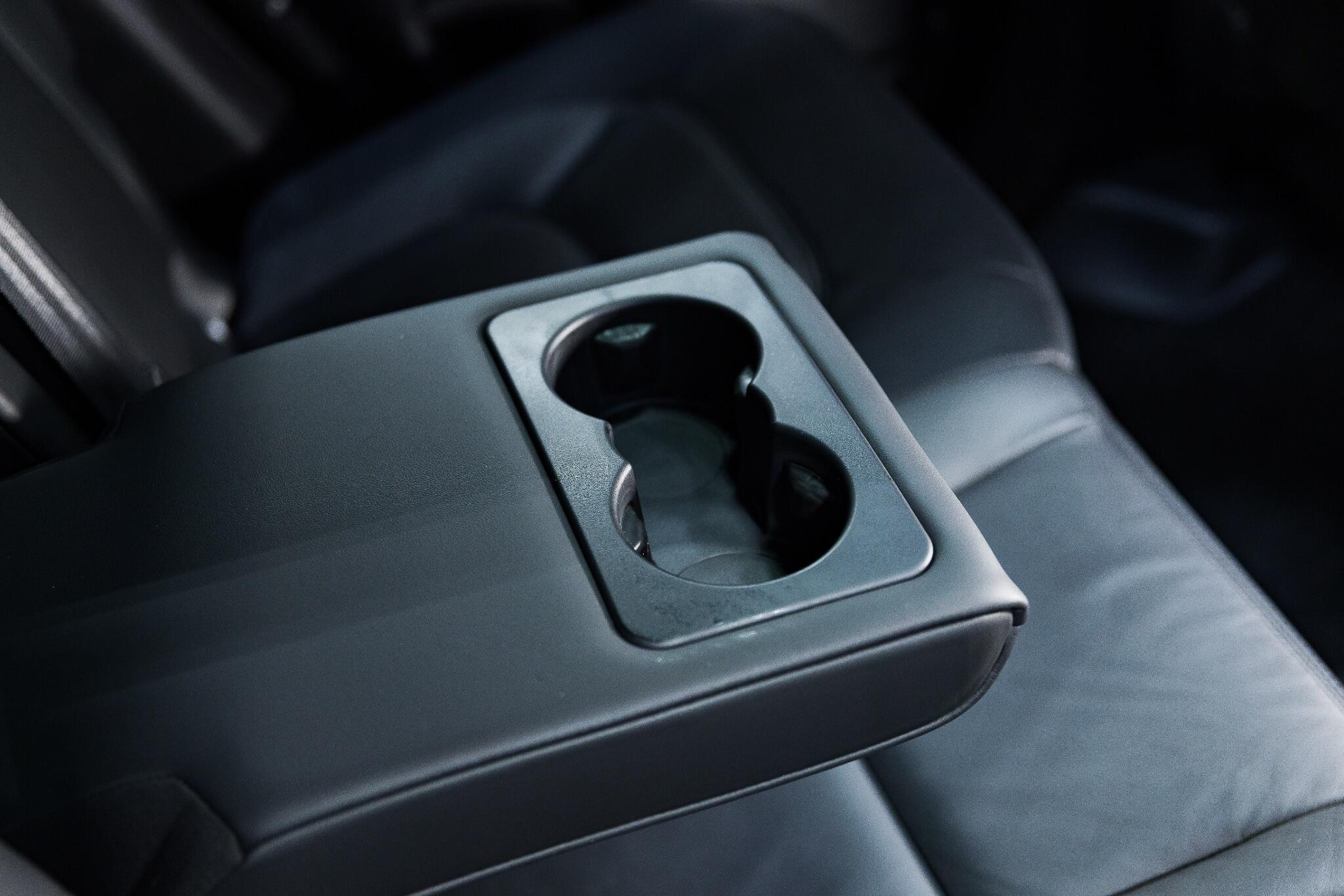 Land Rover Defender 110 - Image 48