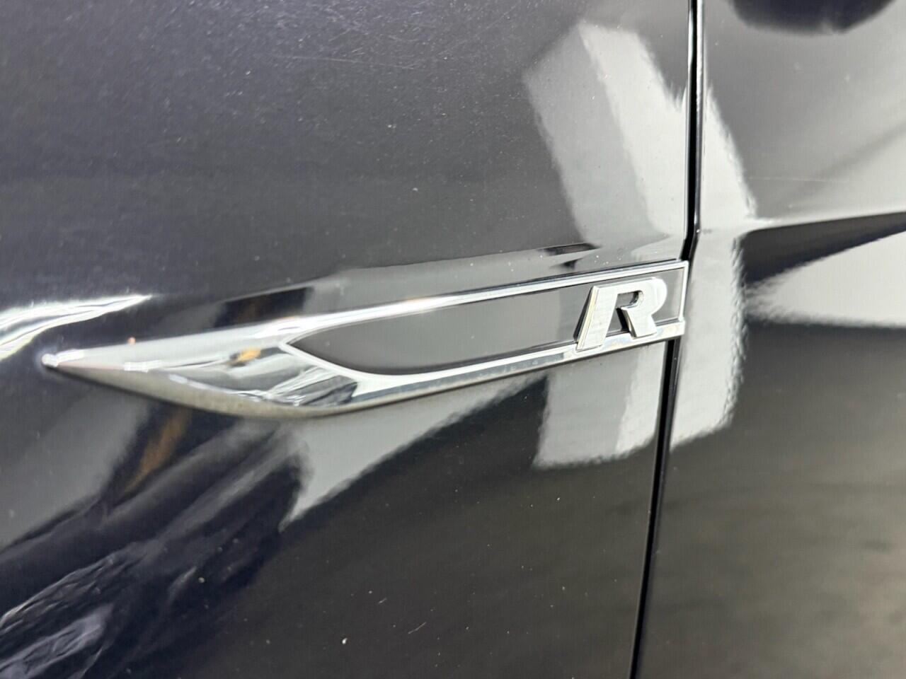 Volkswagen Golf - Image 12