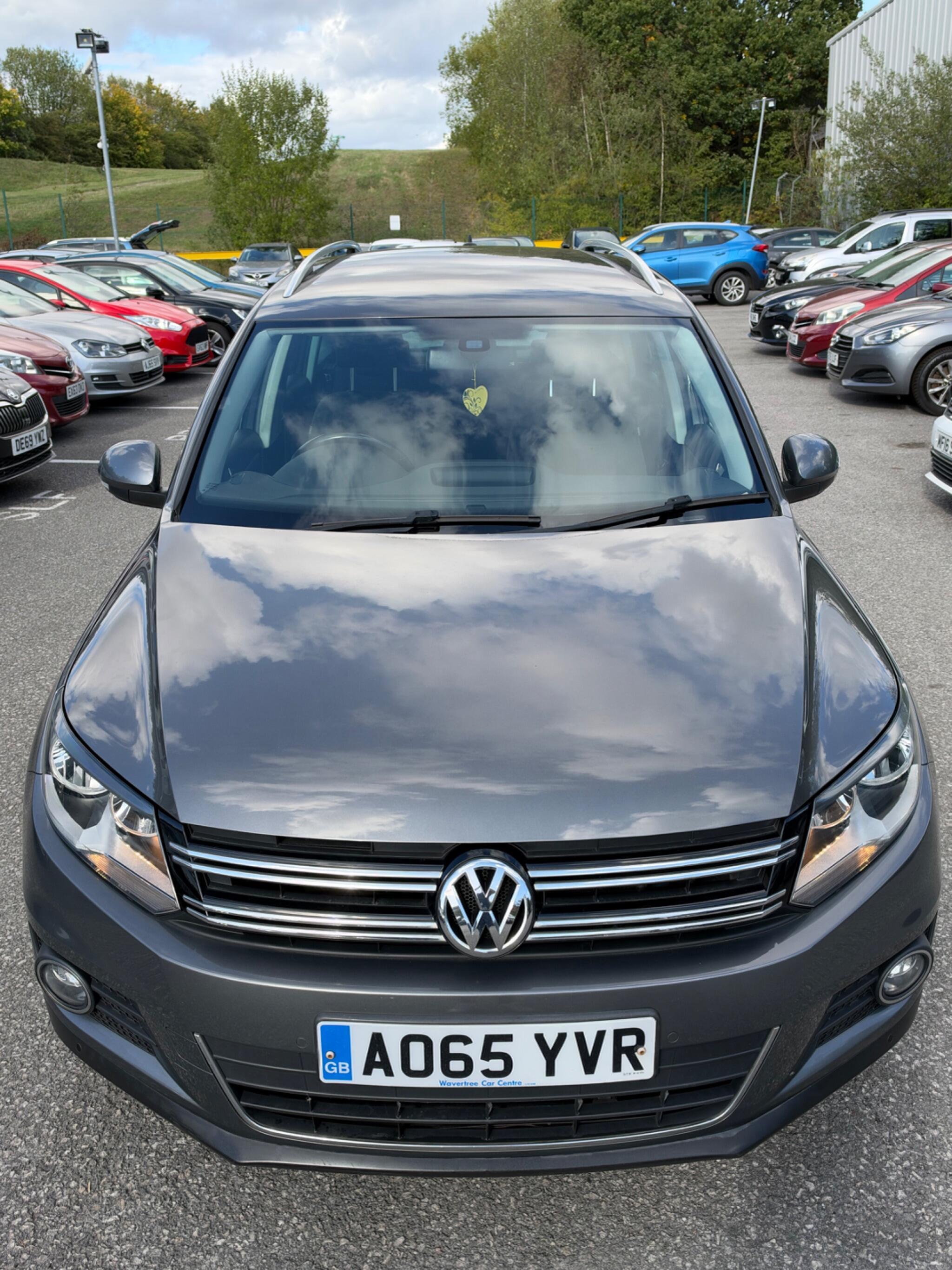 Volkswagen Tiguan - Image 8