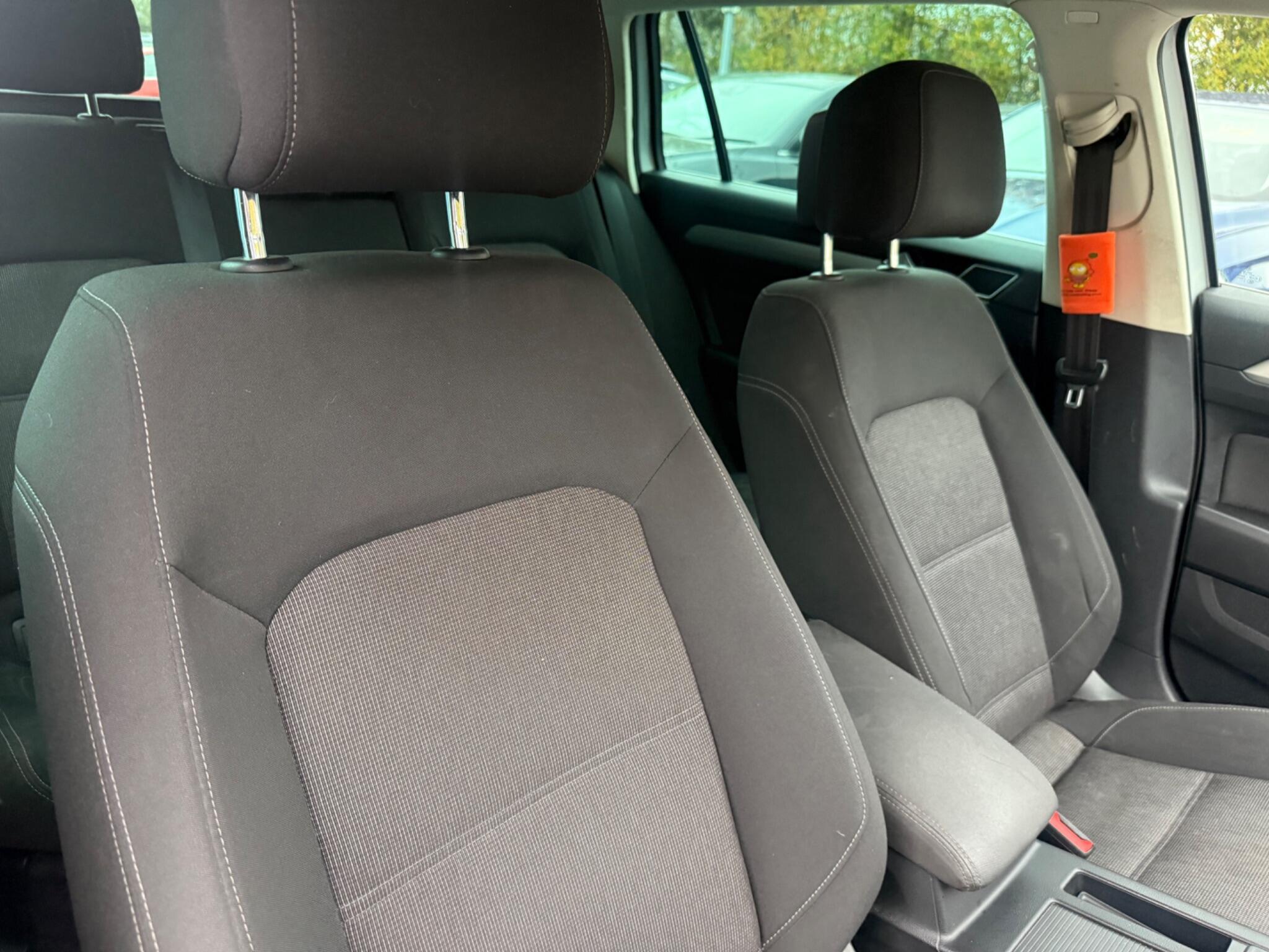 Volkswagen Passat - Image 20