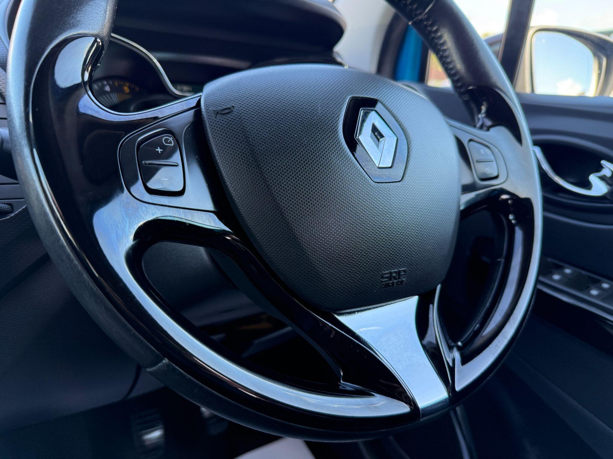 Renault Captur - Image 38