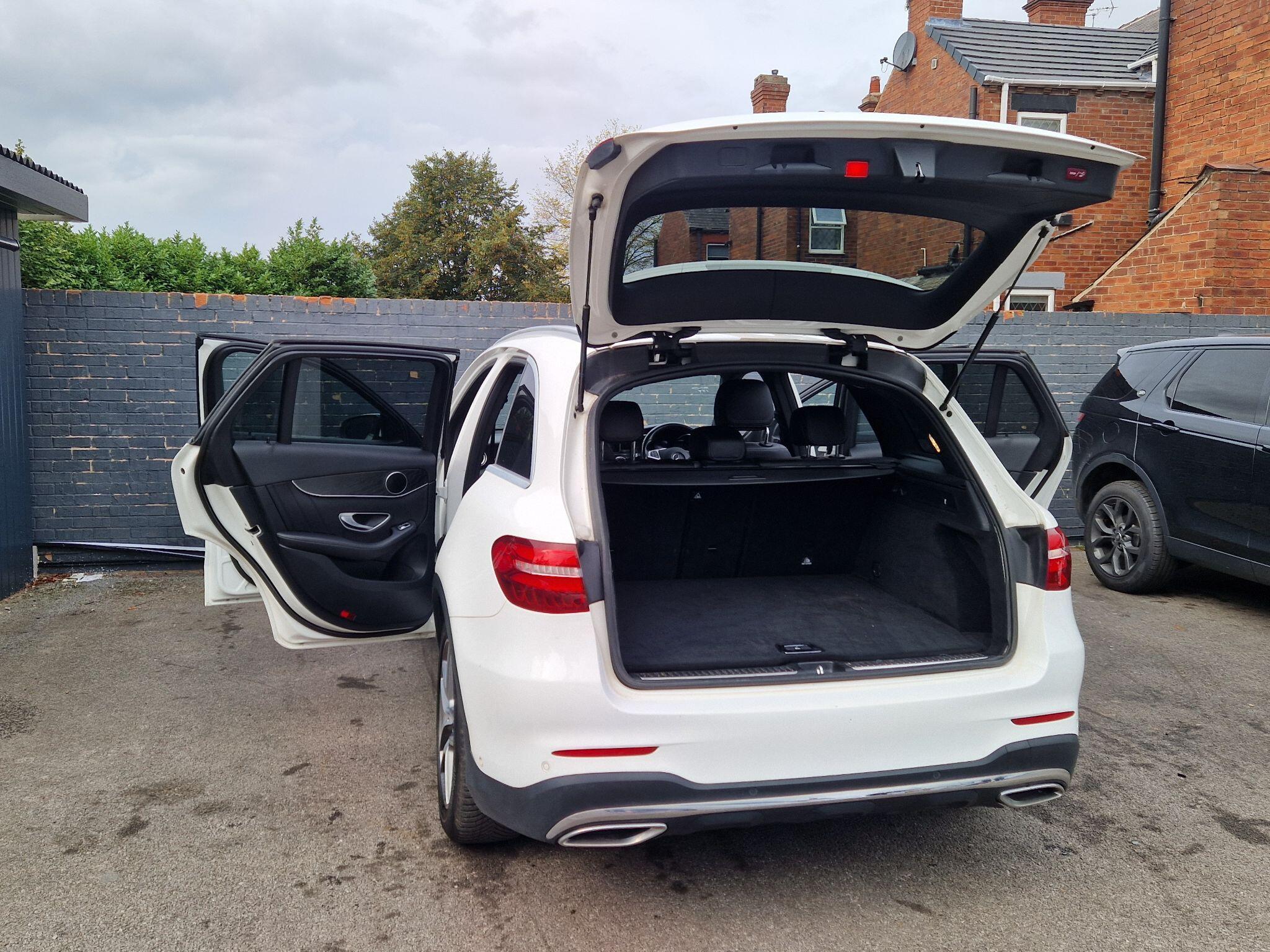 Mercedes GLC - Image 19