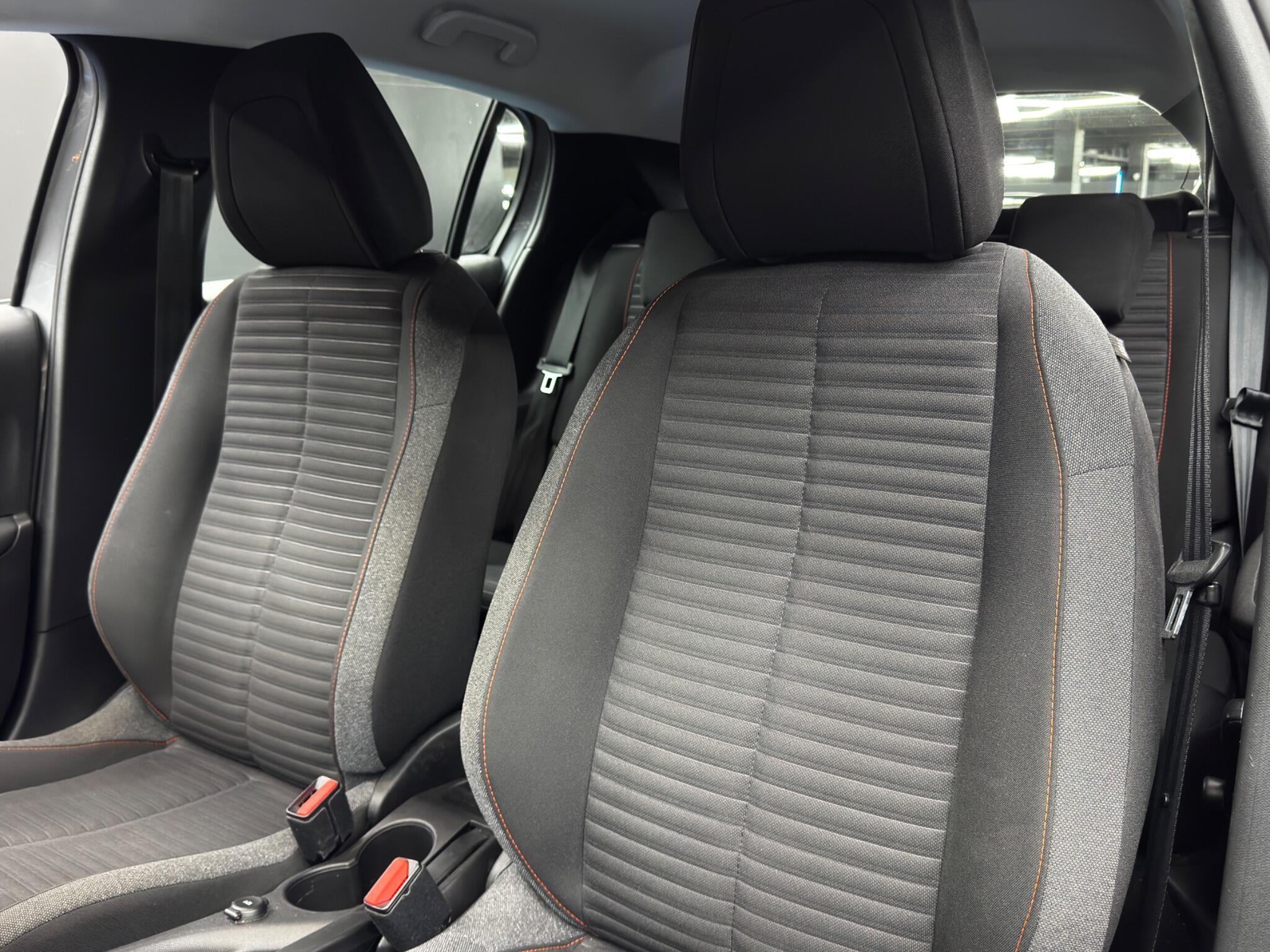 Peugeot 208 - Image 14