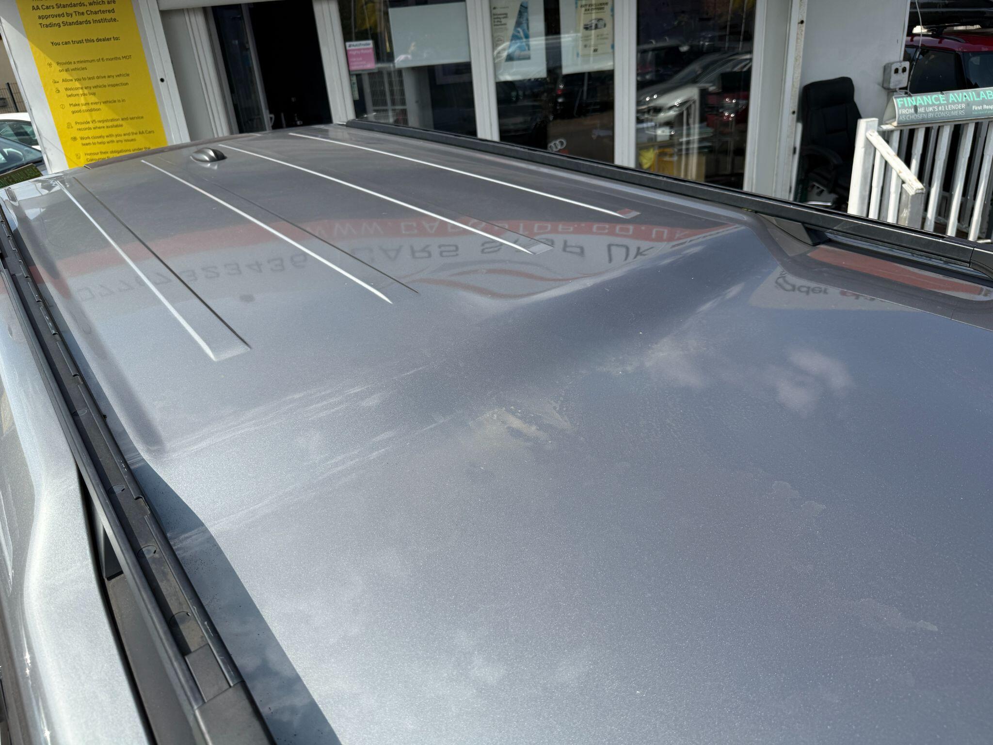Land Rover DISCOVERY 4 - Image 19