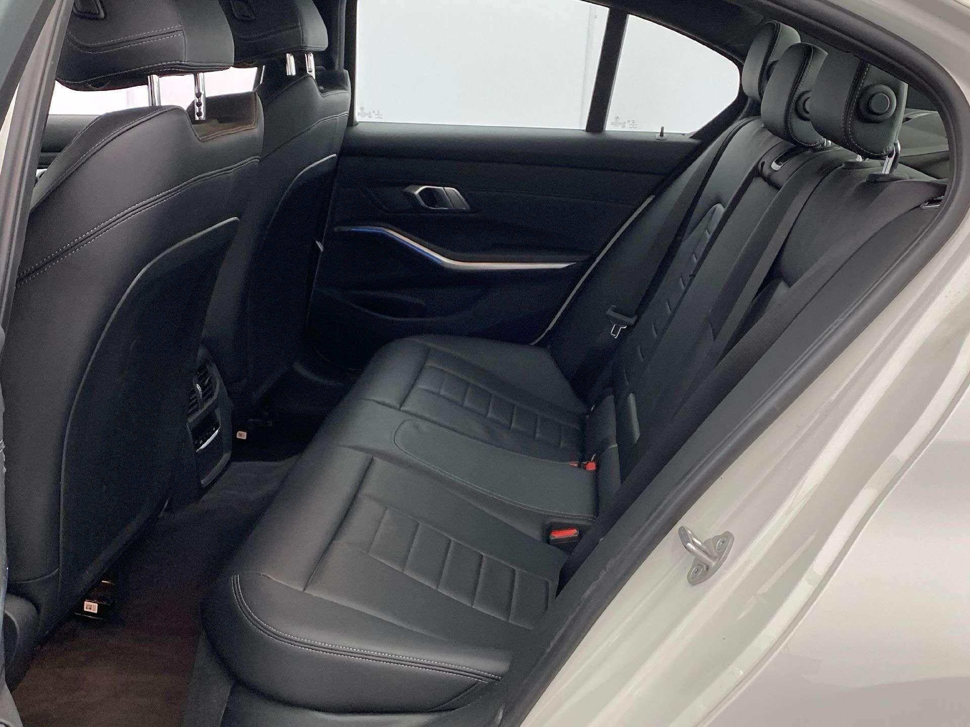 BMW 3 Series - Image 13