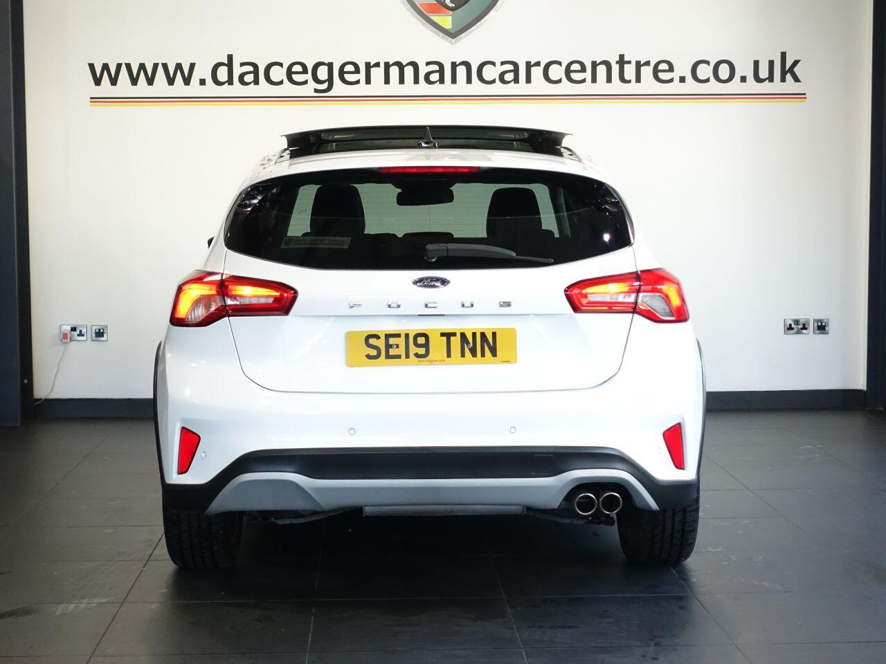 Ford Focus - Image 8