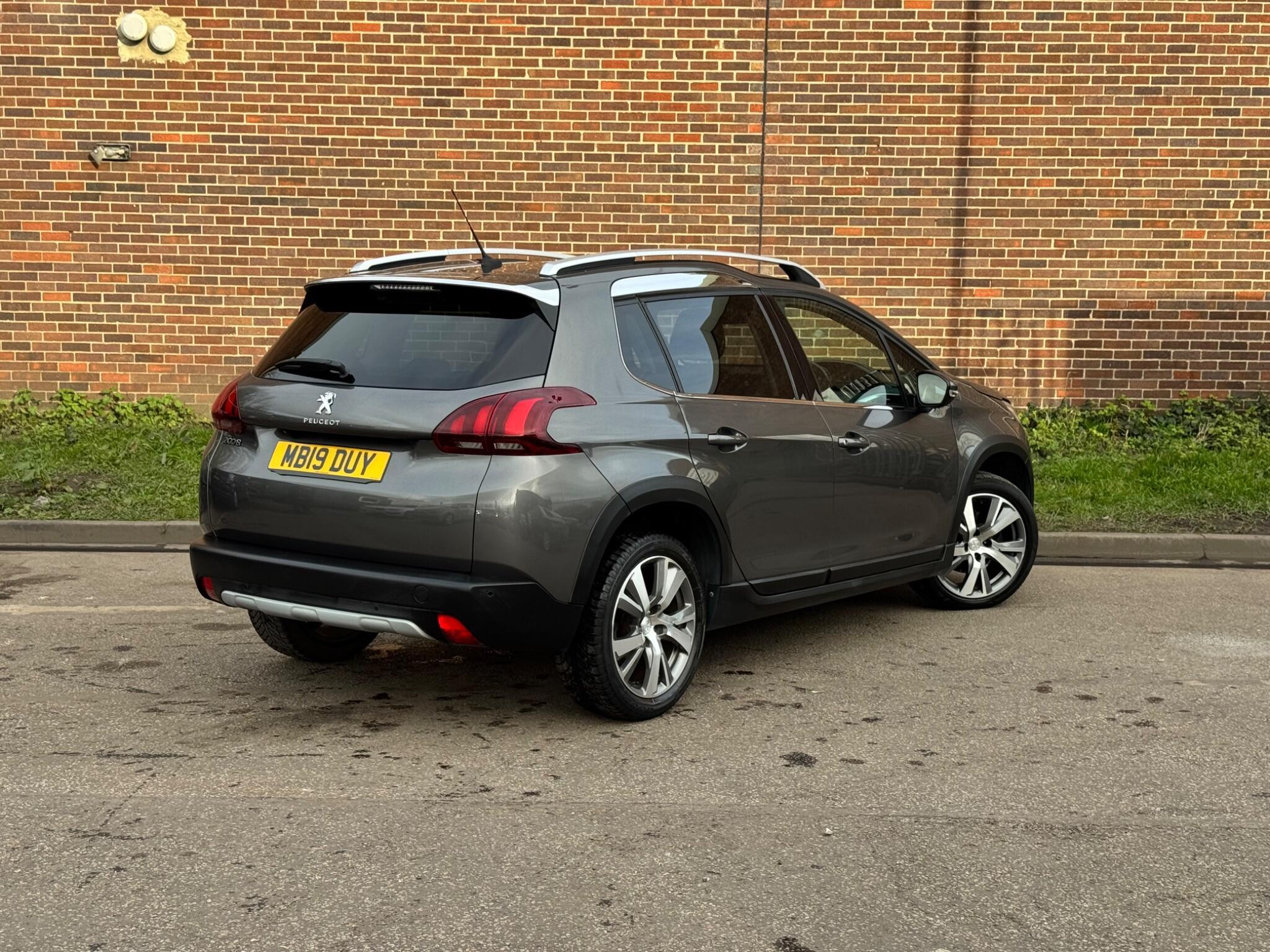 Peugeot 2008 - Image 6