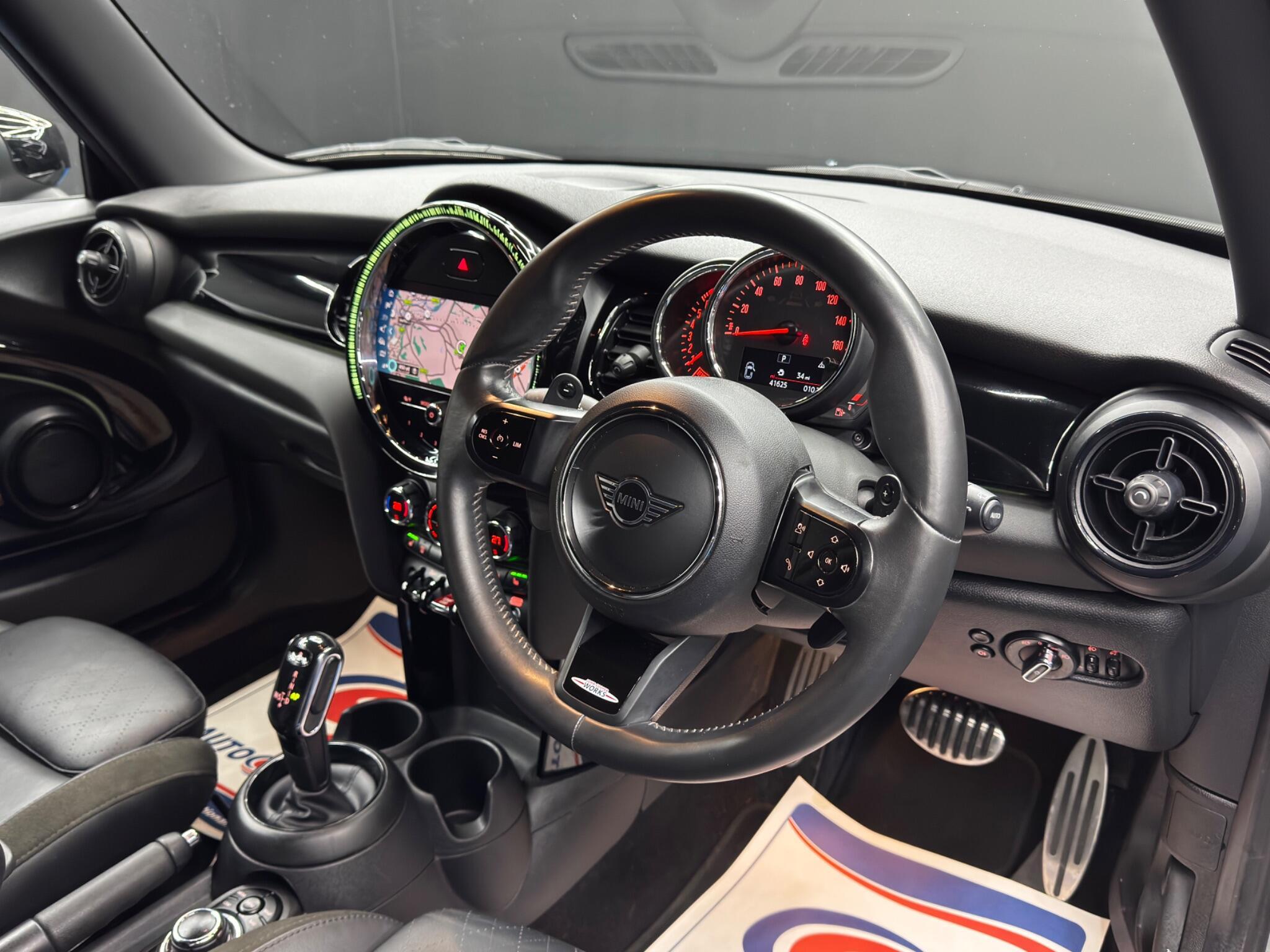 MINI Hatch - Image 9