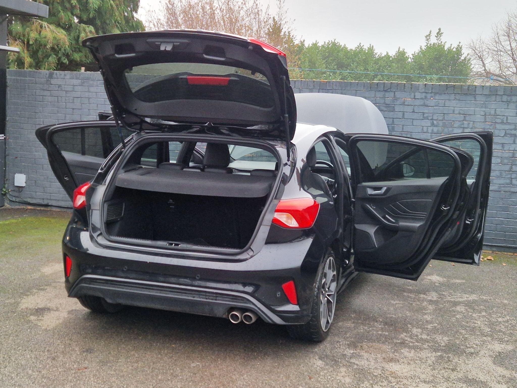 Ford Focus - Image 21