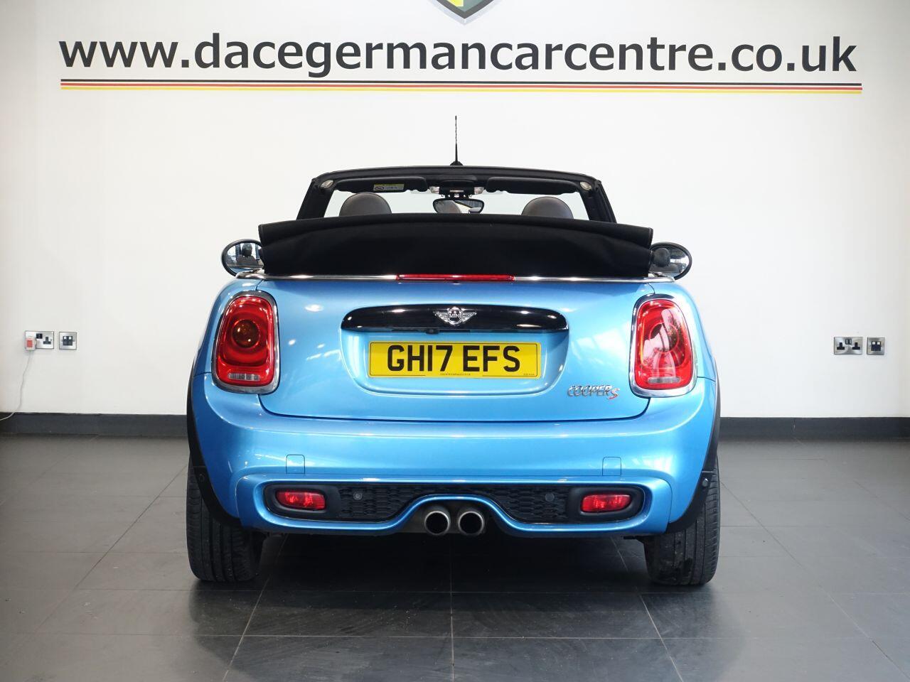 MINI Convertible - Image 8