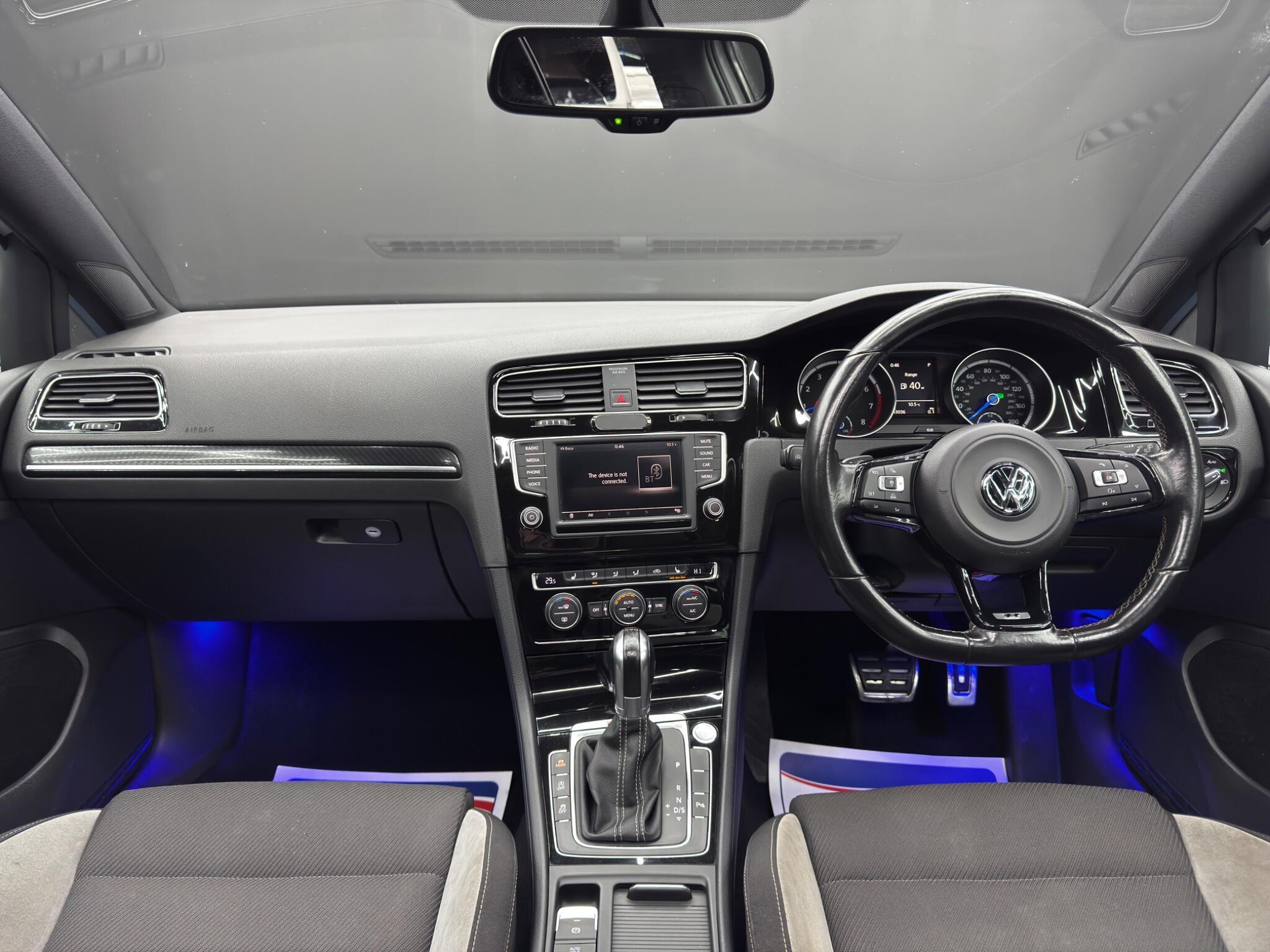 Volkswagen Golf - Image 10