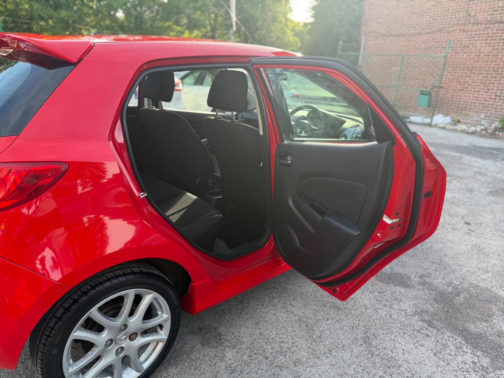 Mazda MAZDA2 - Image 19