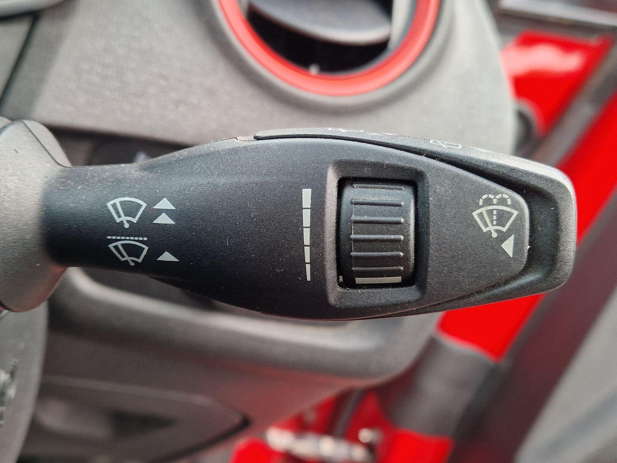 Ford Fiesta - Image 44