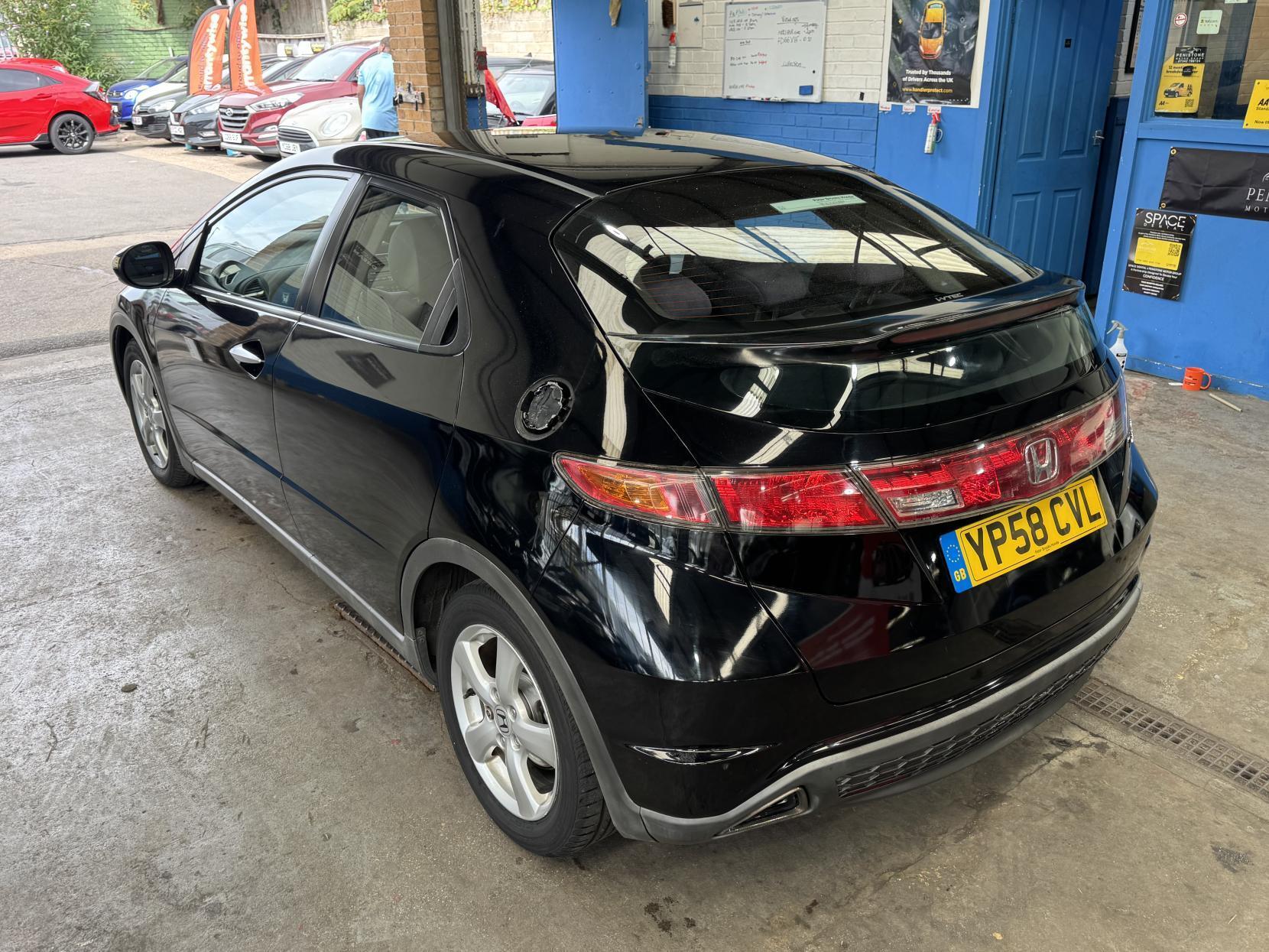 Honda Civic - Image 6