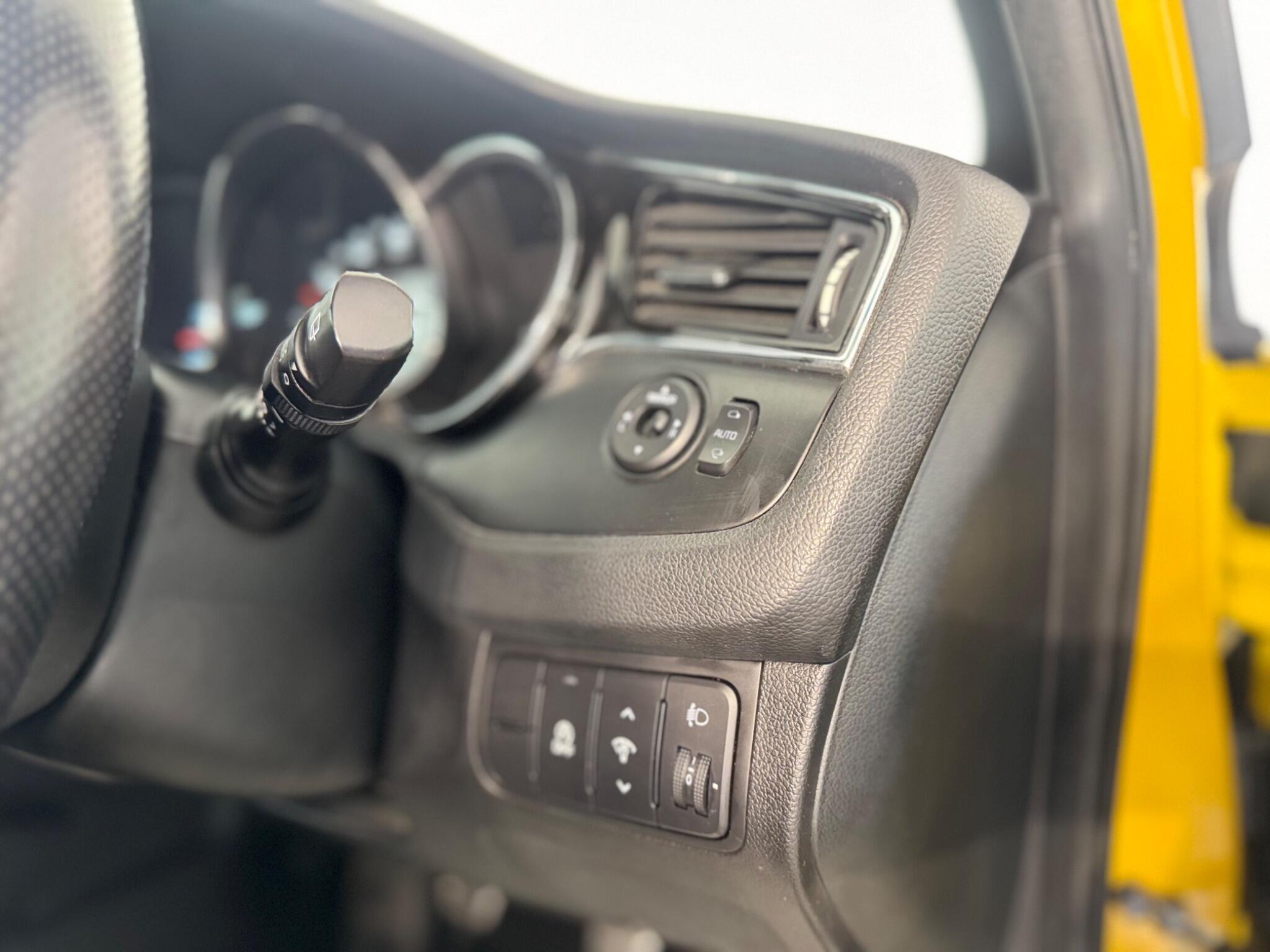 Kia ProCeed - Image 21