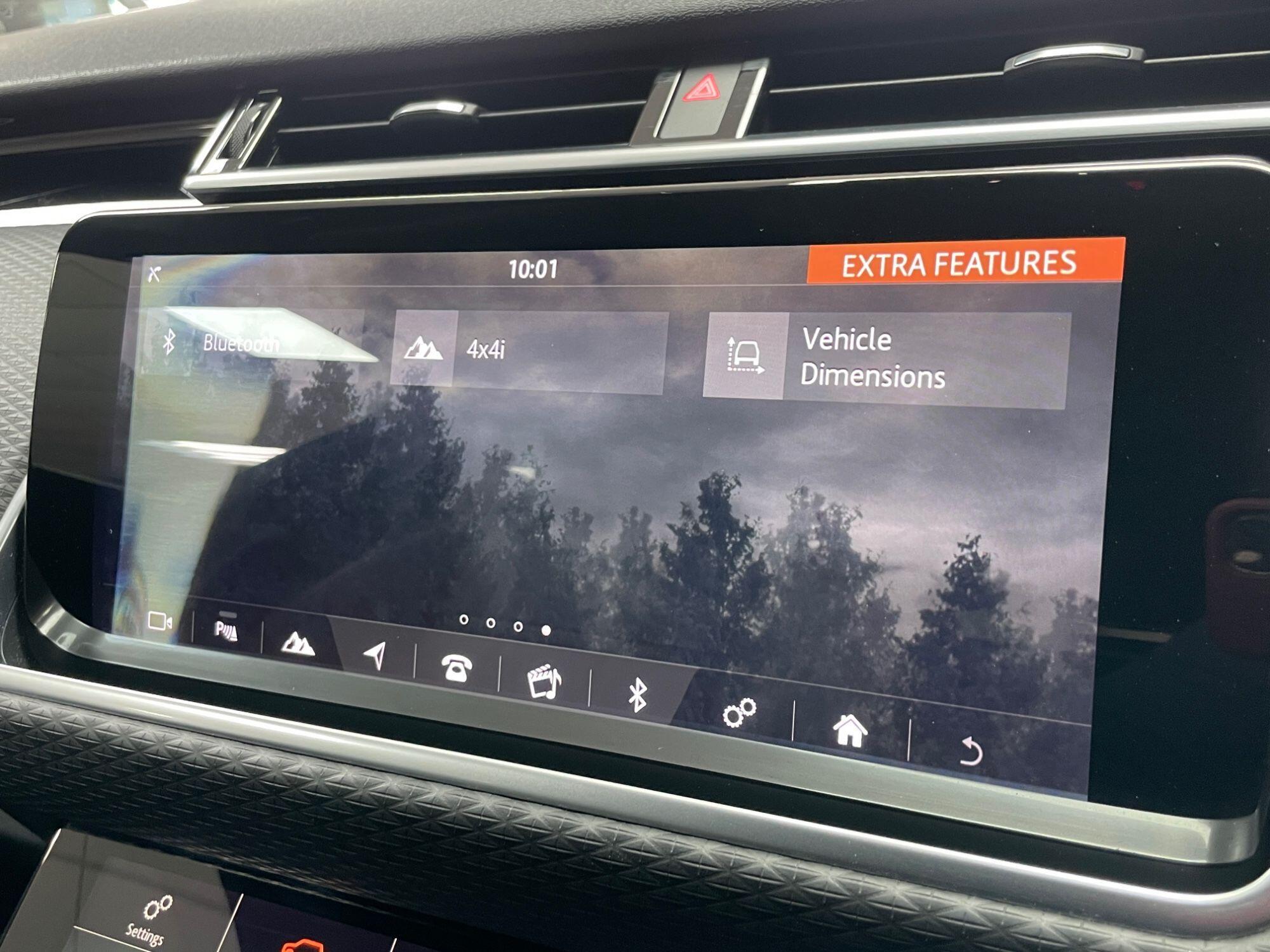 Land Rover Range Rover Velar - Image 47