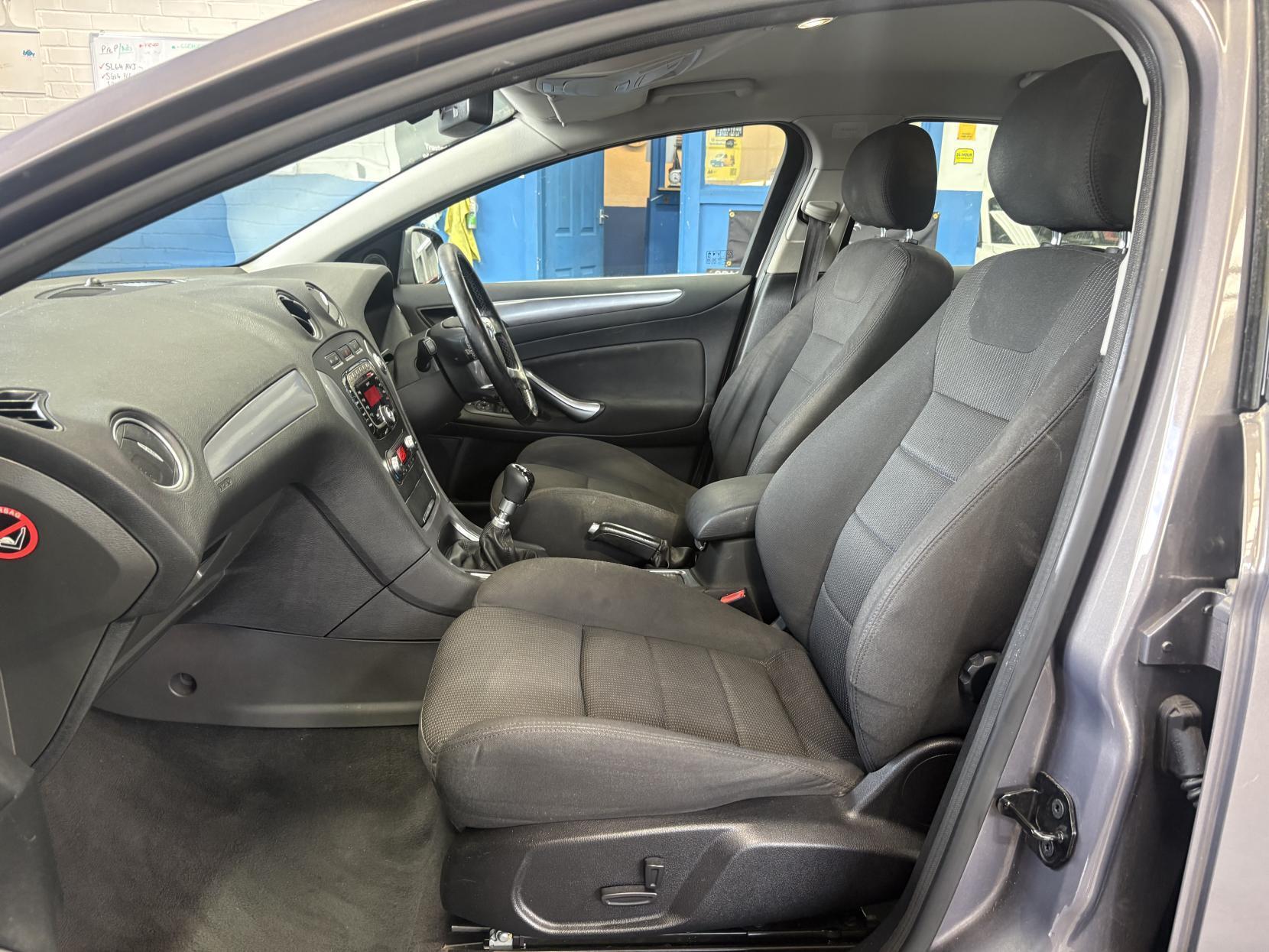 Ford Mondeo - Image 12