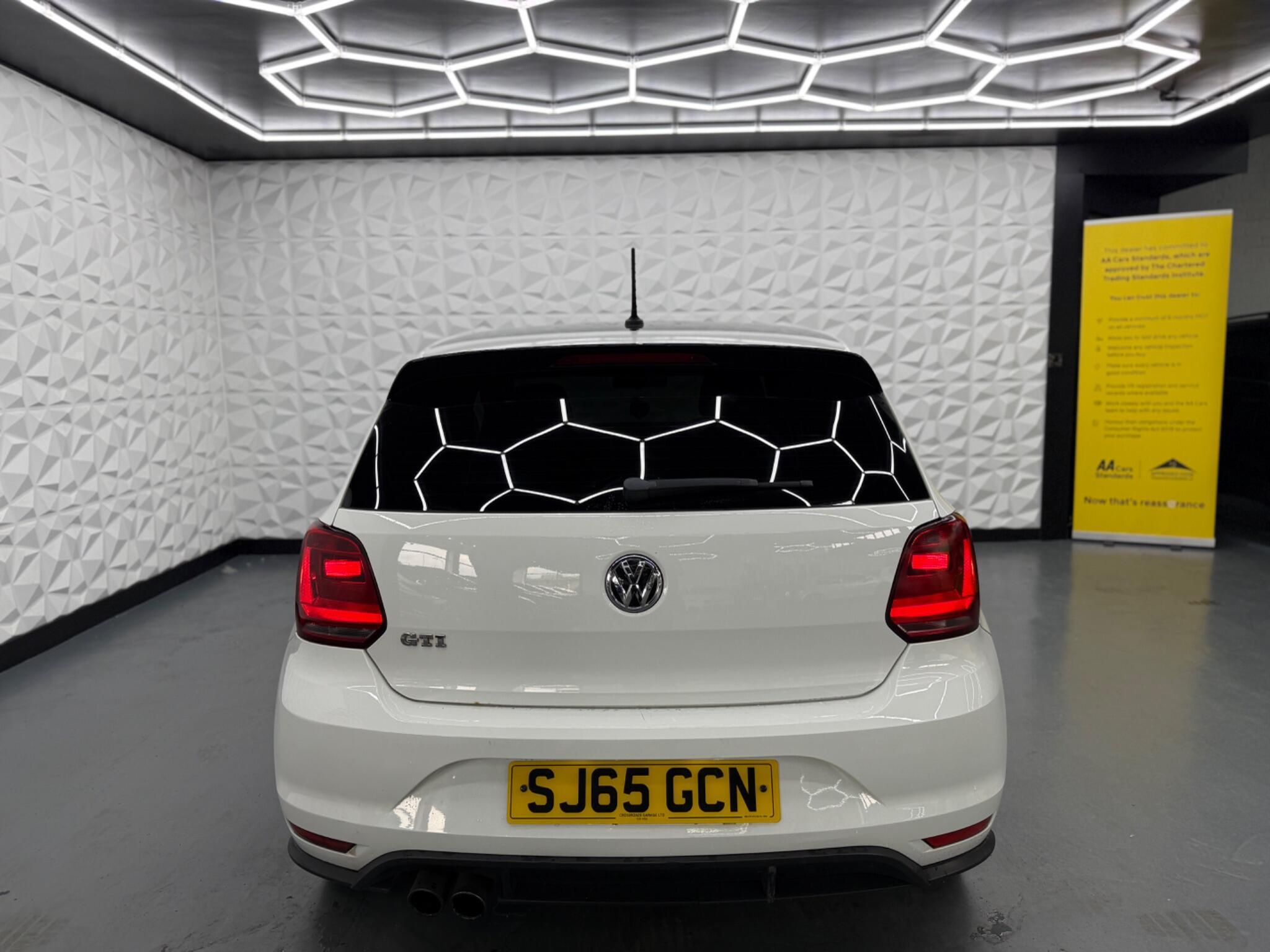Volkswagen Polo - Image 11